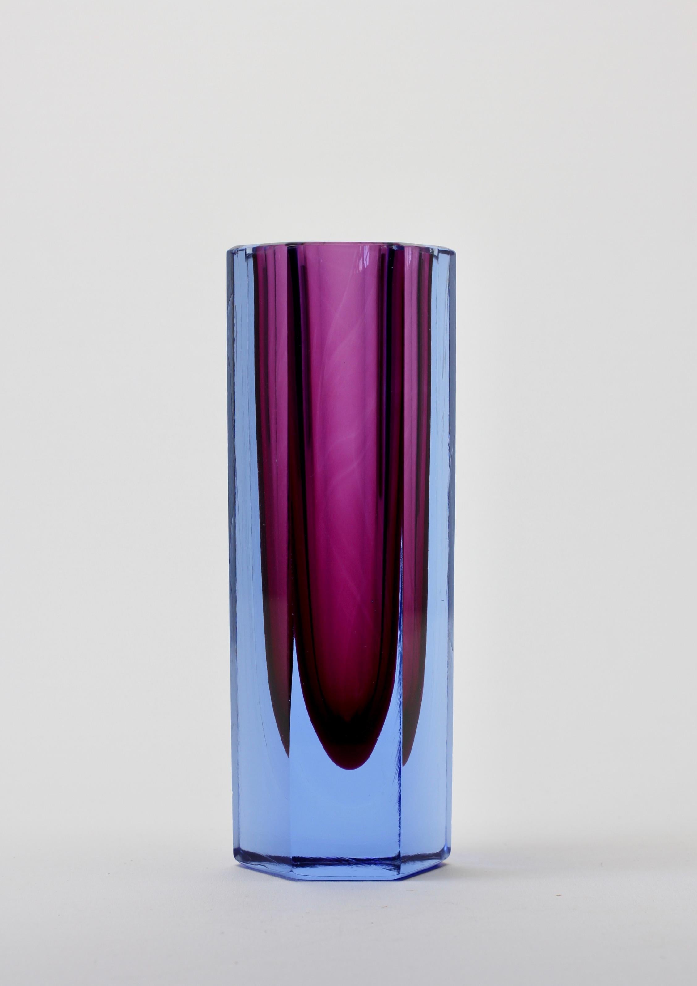 Gorgeous midcentury vintage Murano faceted glass vase, circa 1960. An absolutely lovely color combination of deep purple / blue 'Sommerso' or 'Submerged' glass technique.