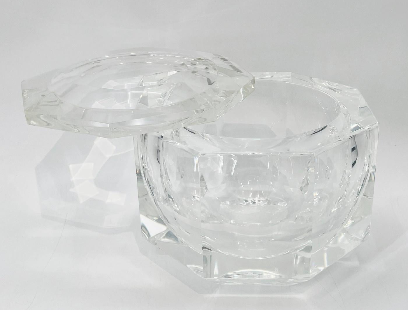 Hand-Crafted Faceted Lucite Ice Bucket attb to Alessandro Albrizzi, Italy 1970's For Sale
