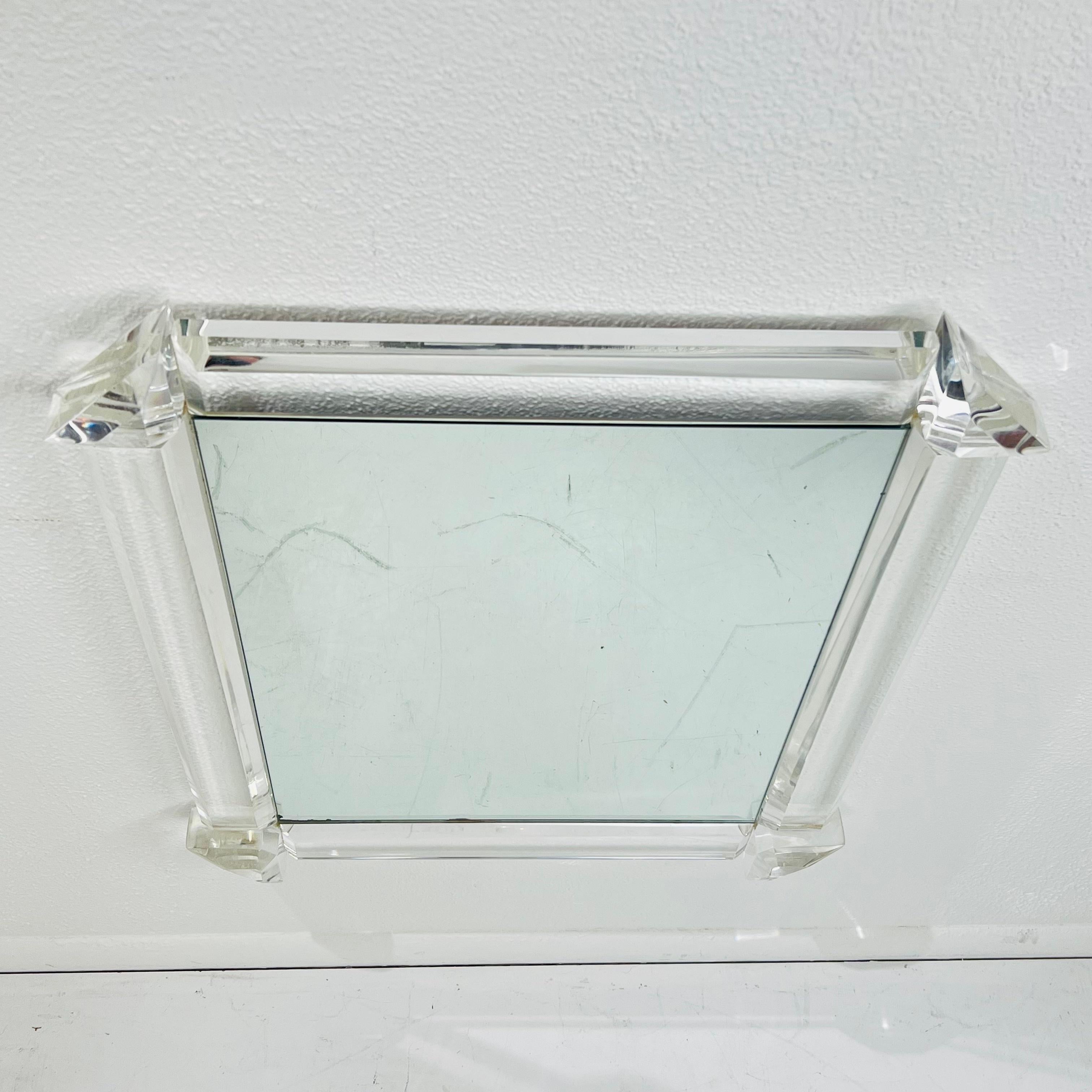 Faceted Lucite Wall Mirror In Good Condition For Sale In Dallas, TX