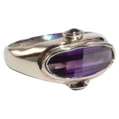 Facettierter modernistischer Amethyst-Ring