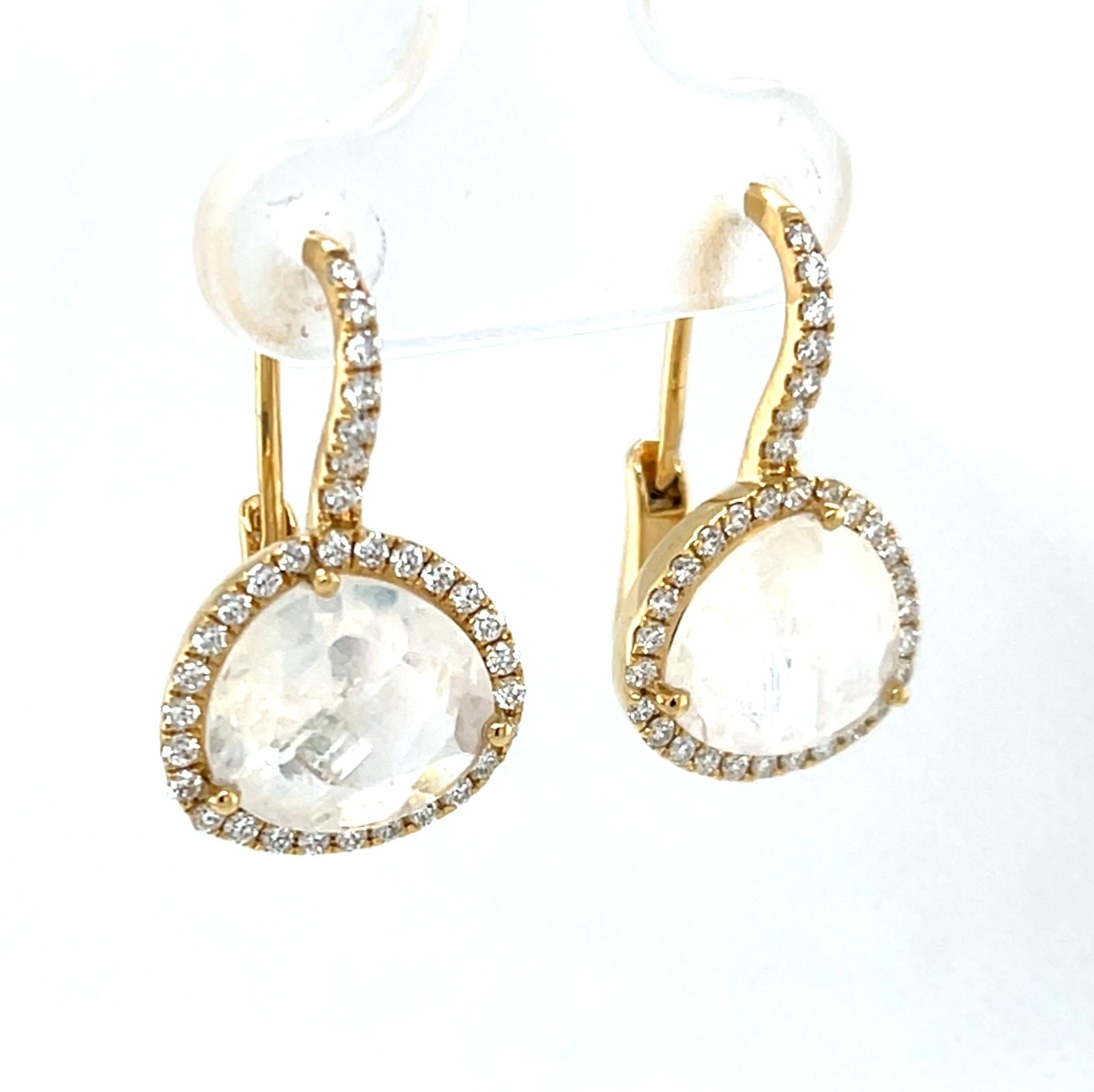 Pendientes de gota de oro amarillo con halo de diamantes y piedra lunar facetada Artesano en venta