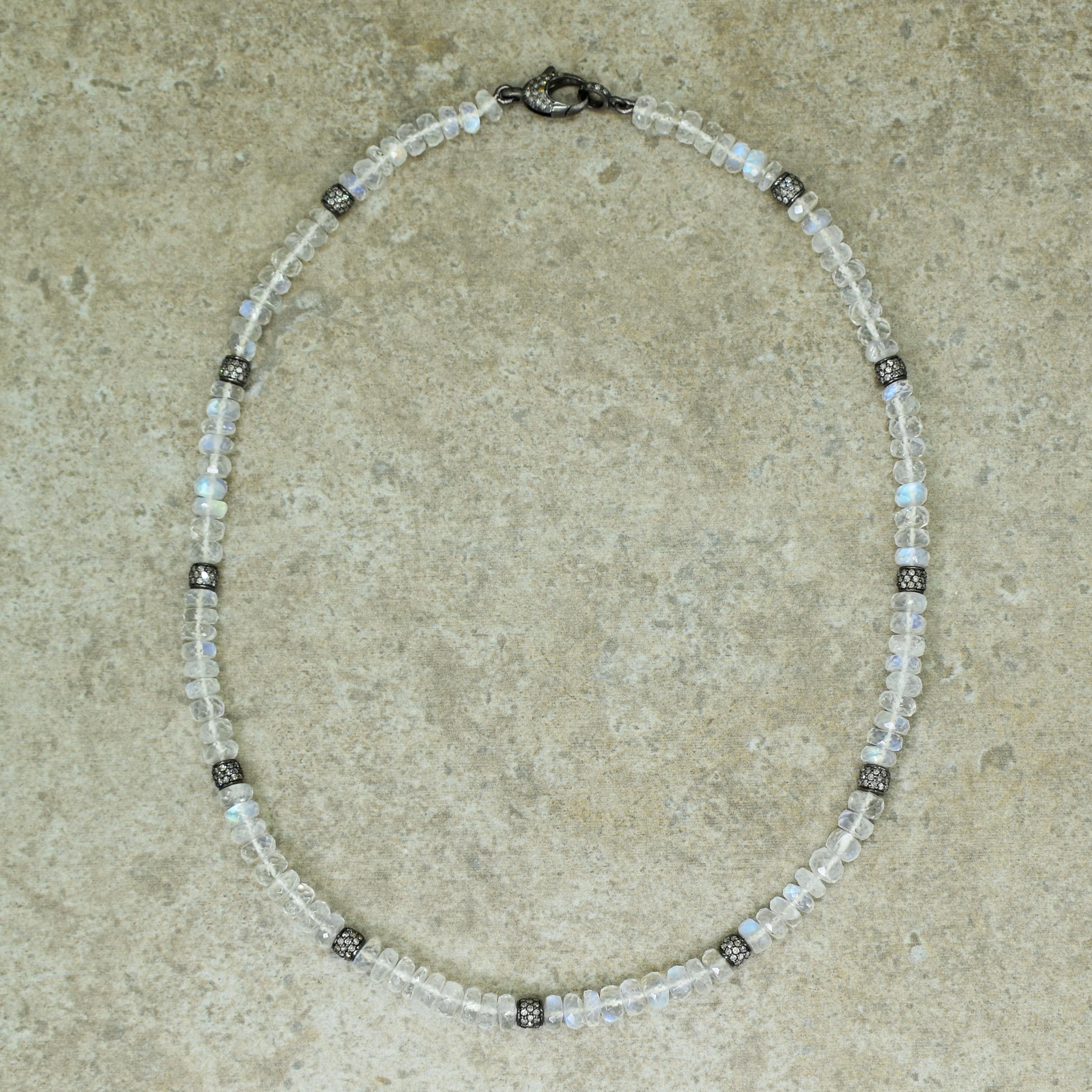 Perle Collier de perles en pierre de lune facettée et diamant pavé en vente
