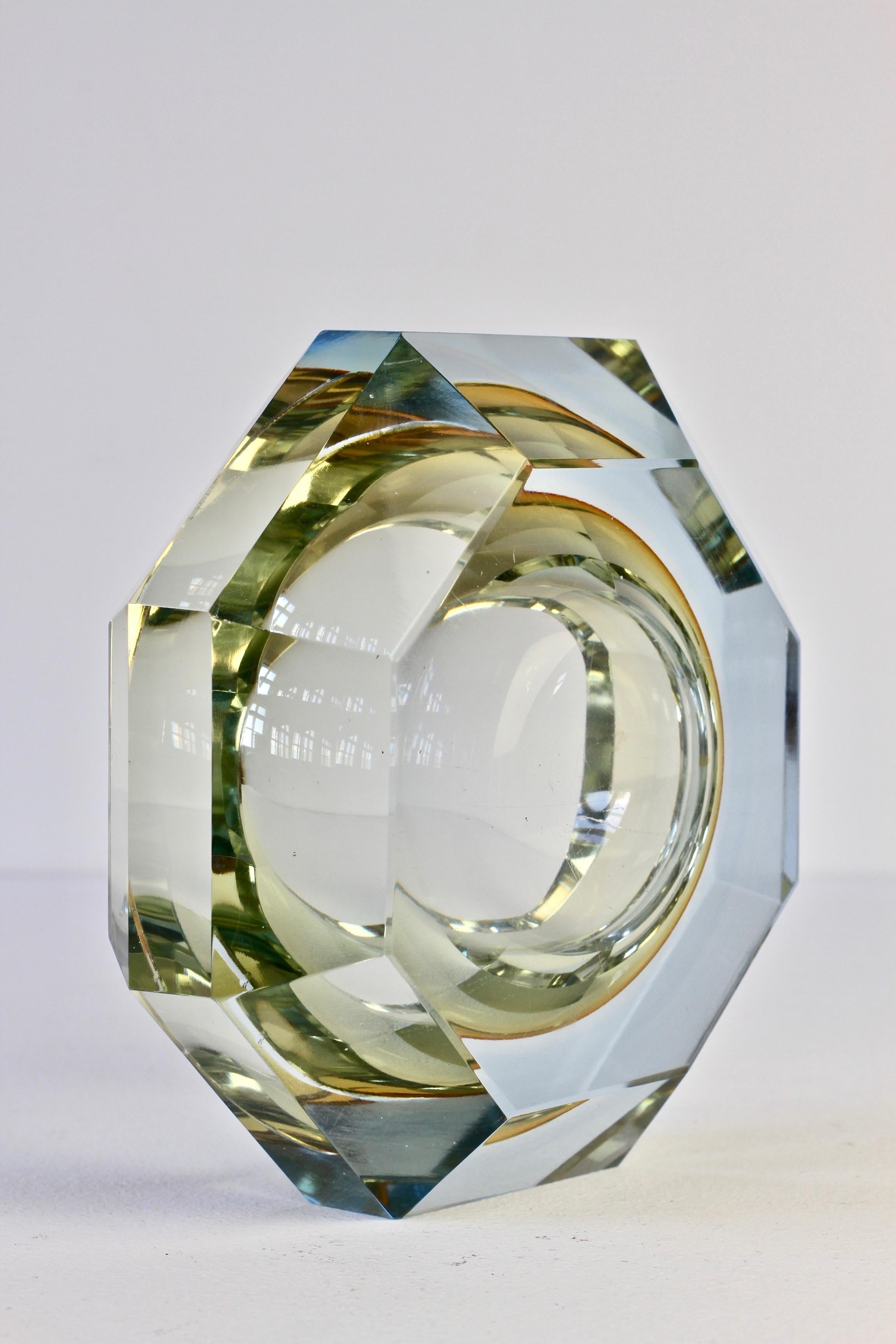 Faceted Murano Sommerso Diamond Cut Glass Bowl Attributed to Mandruzzato 6