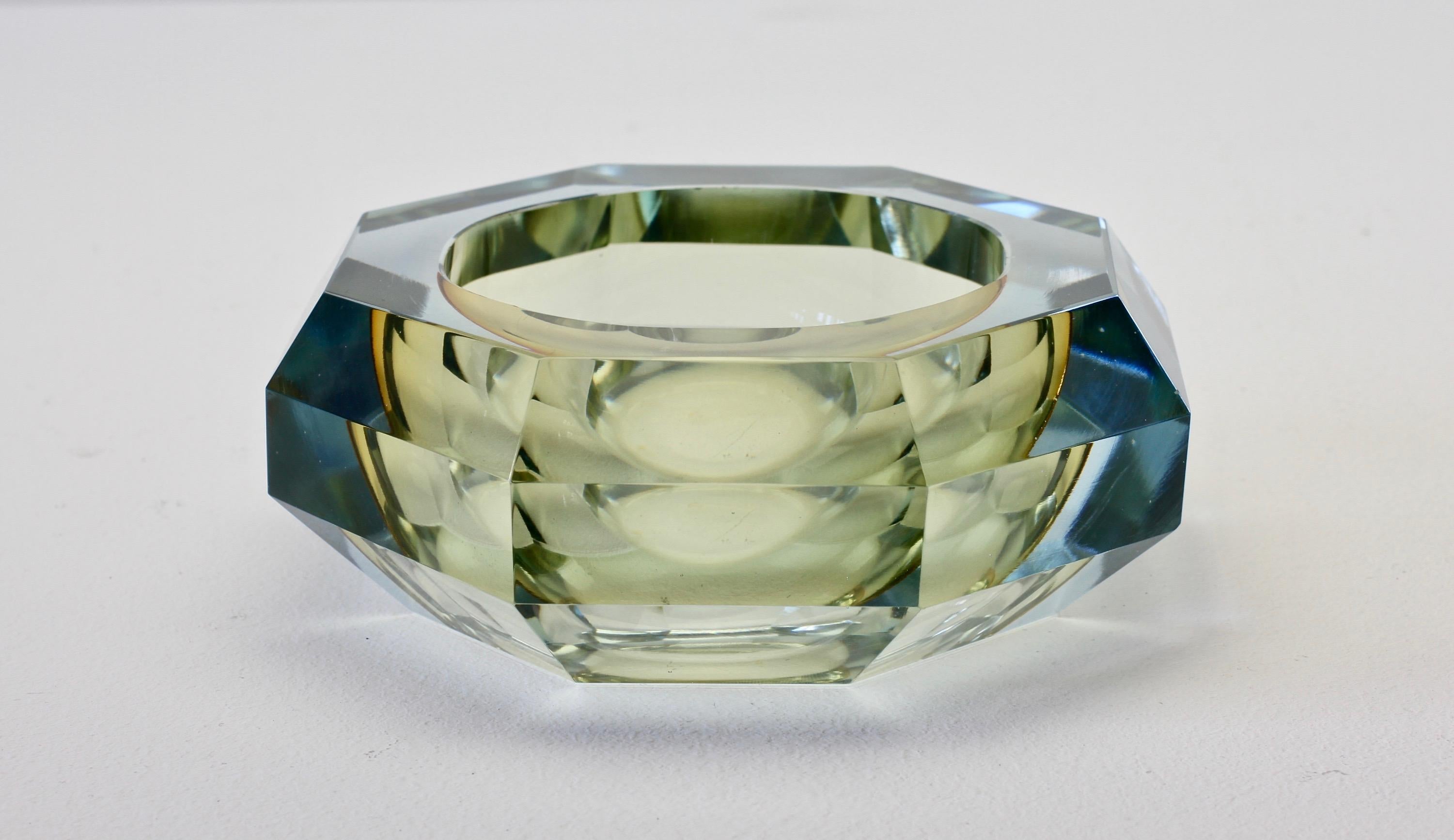 Mid-Century Modern Faceted Murano Sommerso Diamond Cut Glass Bowl Attributed to Mandruzzato