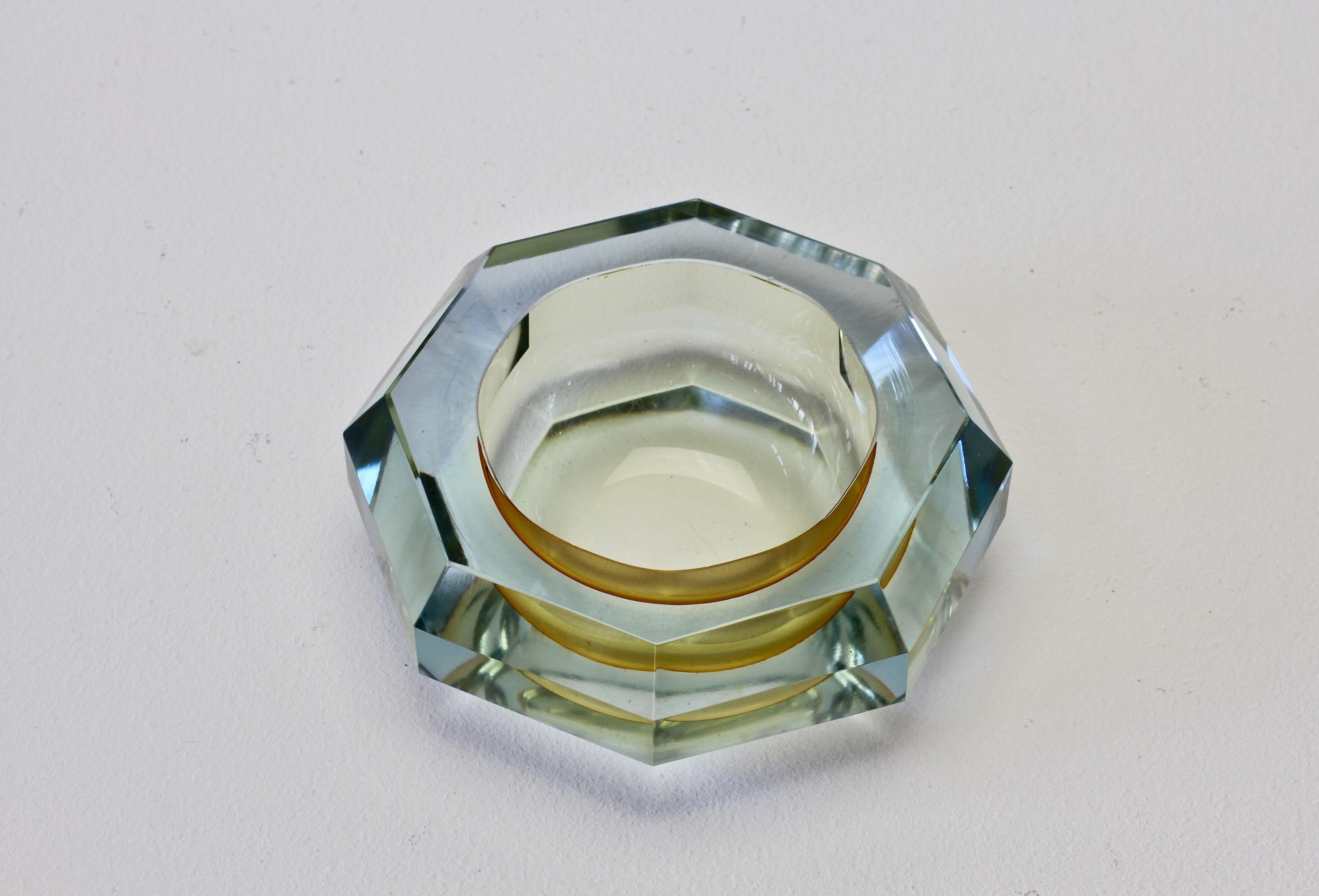 Late 20th Century Faceted Murano Sommerso Diamond Cut Glass Bowl Attributed to Mandruzzato