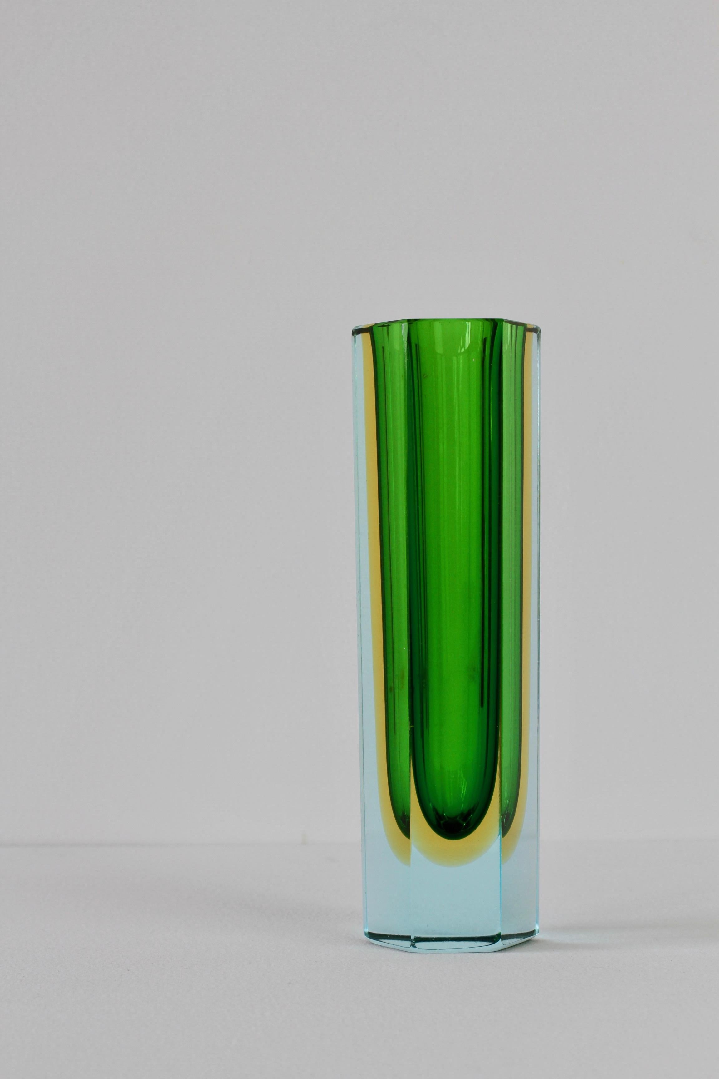 20th Century Faceted Murano 'Sommerso' Glass Vase Attributed to Mandruzzato, circa 1960-1969