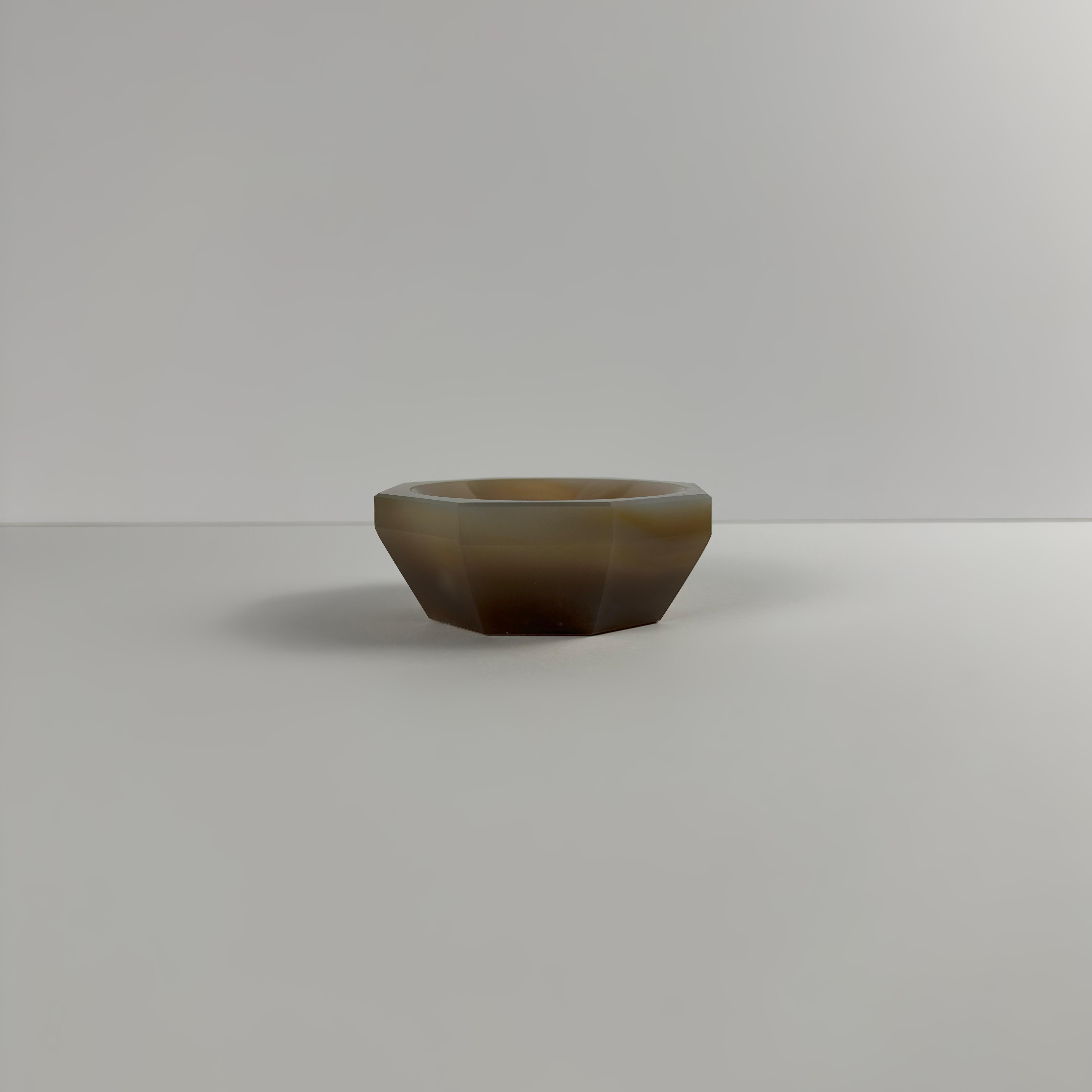 Cuenco octogonal facetado en ágata de Botsuana gris y marrón, años 60 Ágata en venta