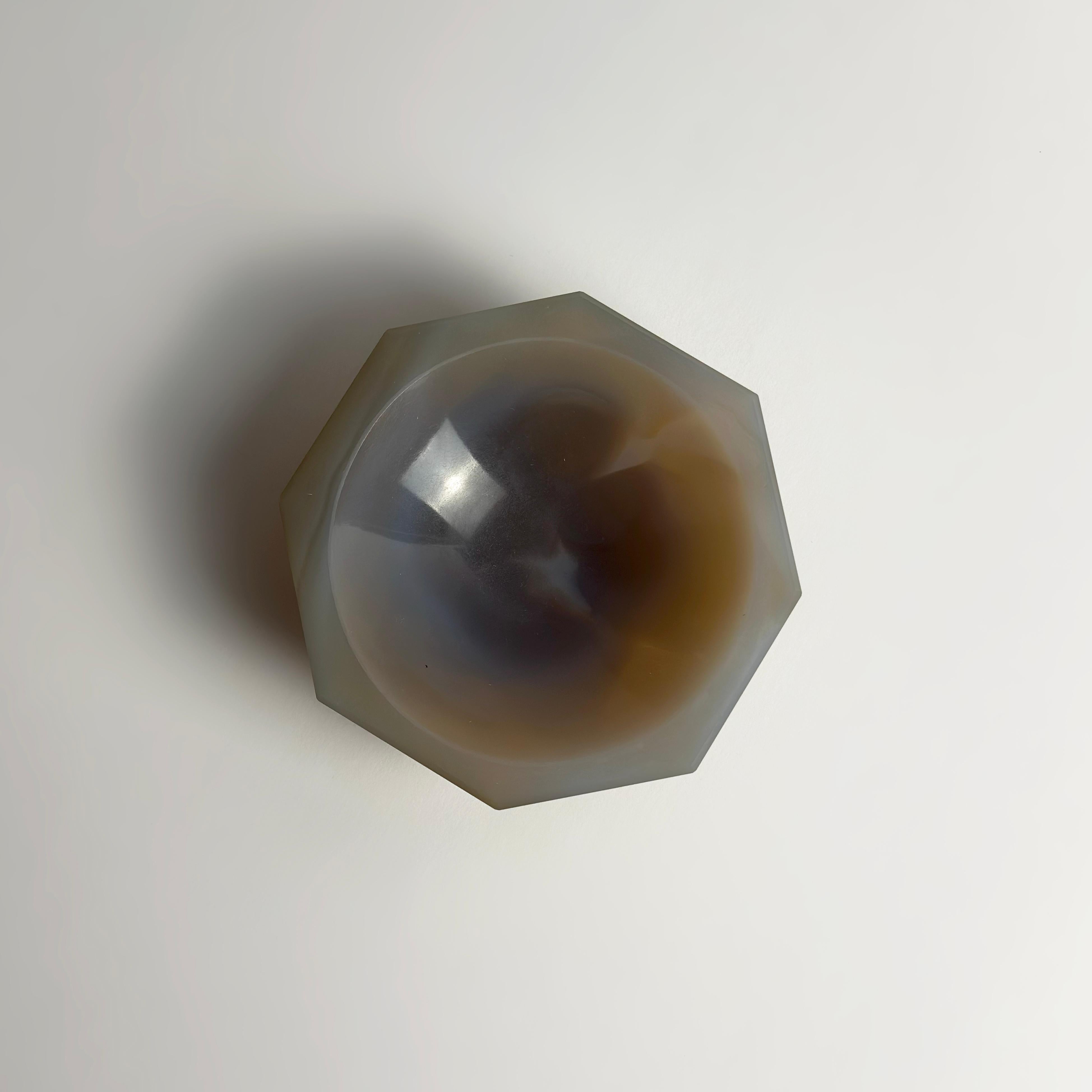 Cuenco octogonal facetado en ágata de Botsuana gris y marrón, años 60 en venta 1
