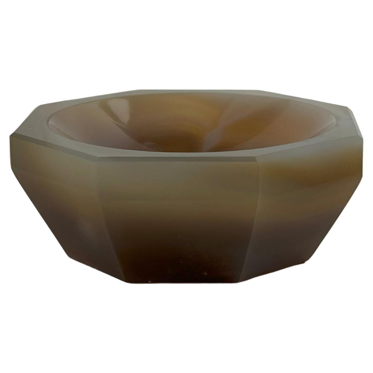 Cuenco octogonal facetado en ágata de Botsuana gris y marrón, años 60