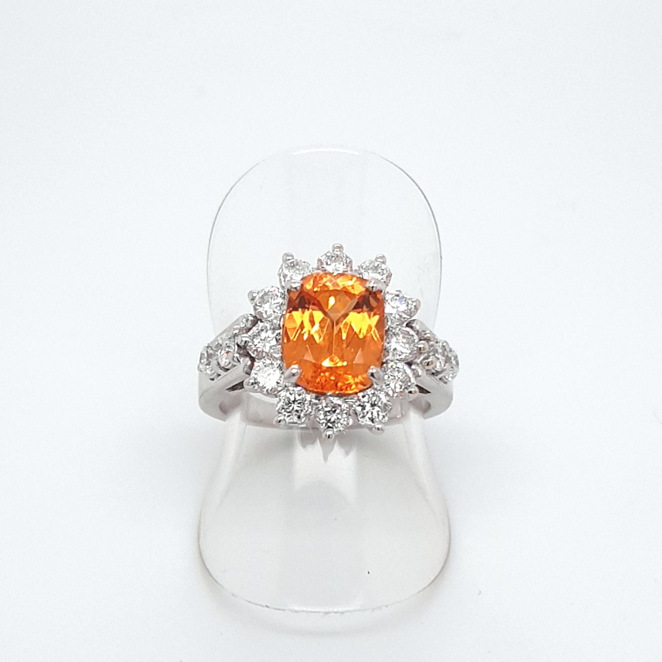 Women's Faceted Orange Mandarine Garnet Ring with 18 Carat White Gold and Diamonds For Sale