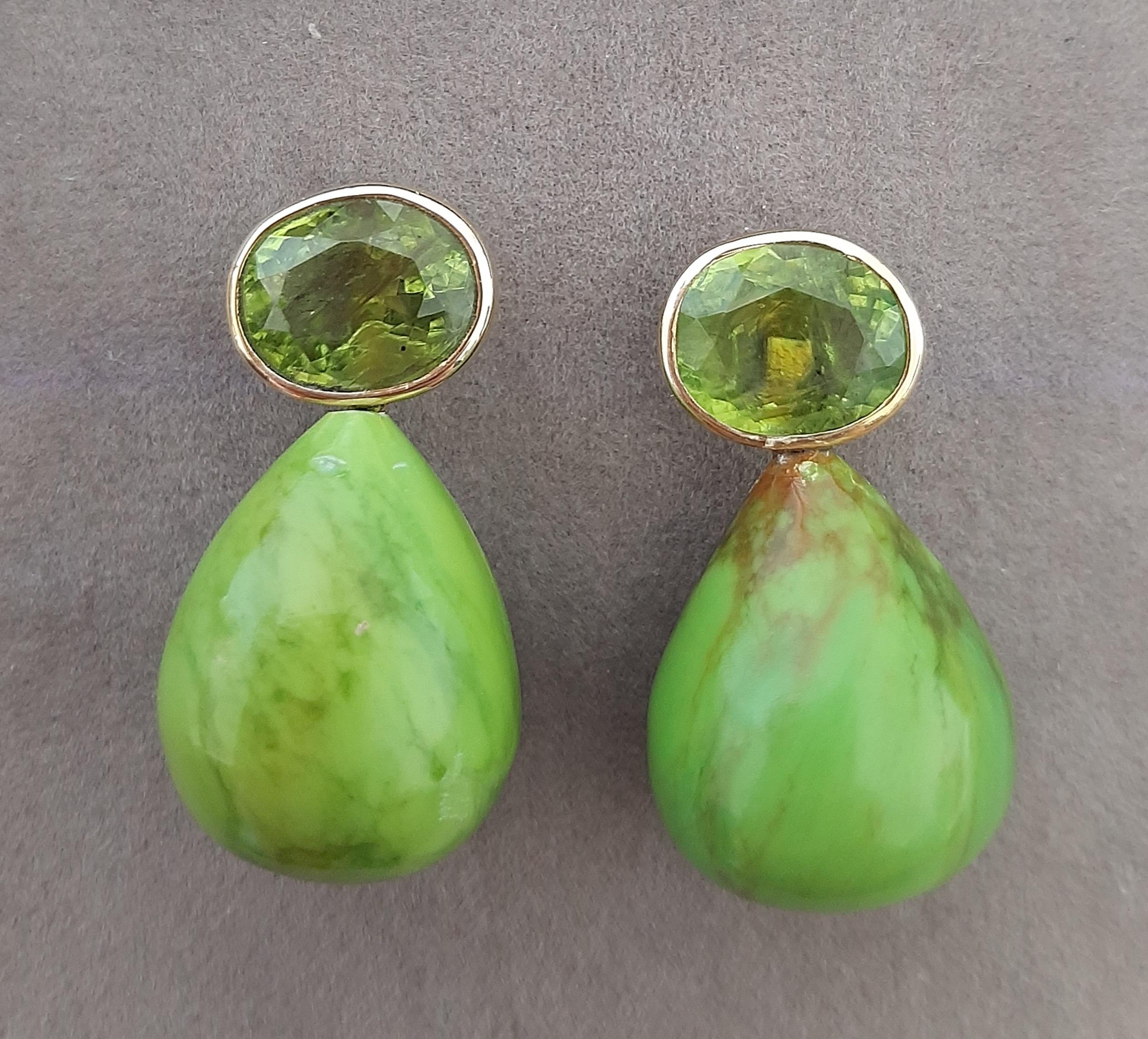 Ovale à facettes  Des gouttes rondes en or jaune massif 14 carats avec péridot et turquoise verte en vente 4