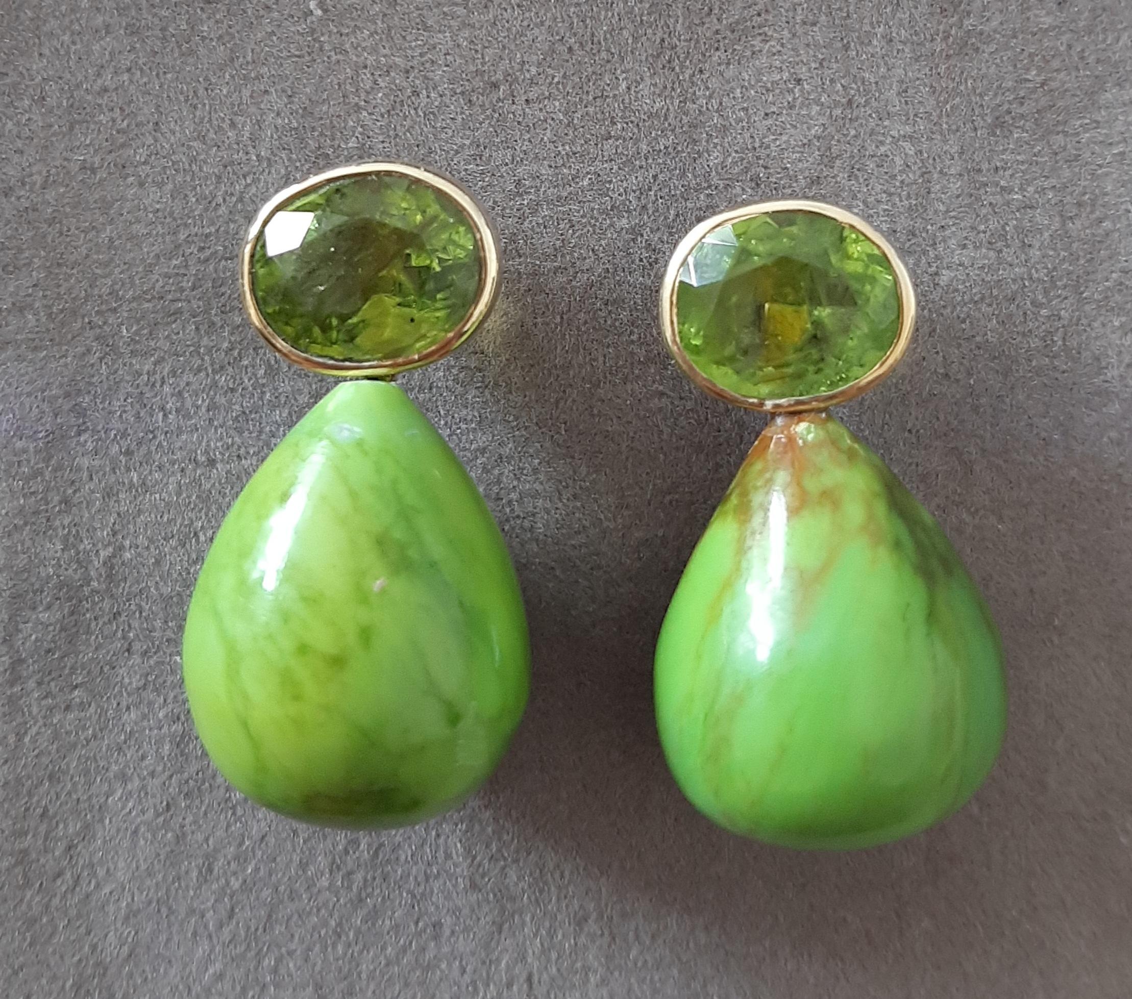 Ovale à facettes  Des gouttes rondes en or jaune massif 14 carats avec péridot et turquoise verte en vente 5