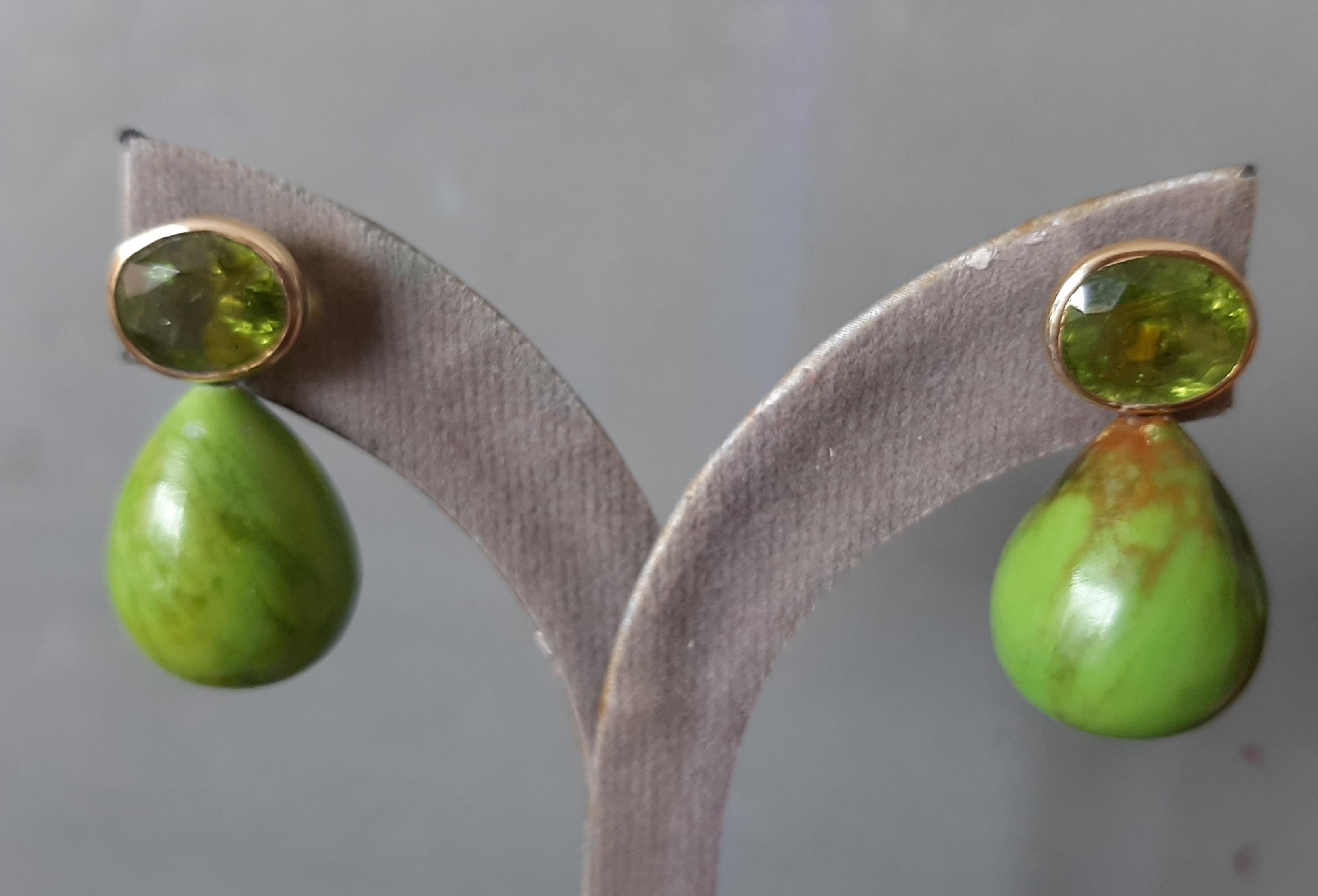 Taille mixte Ovale à facettes  Des gouttes rondes en or jaune massif 14 carats avec péridot et turquoise verte en vente