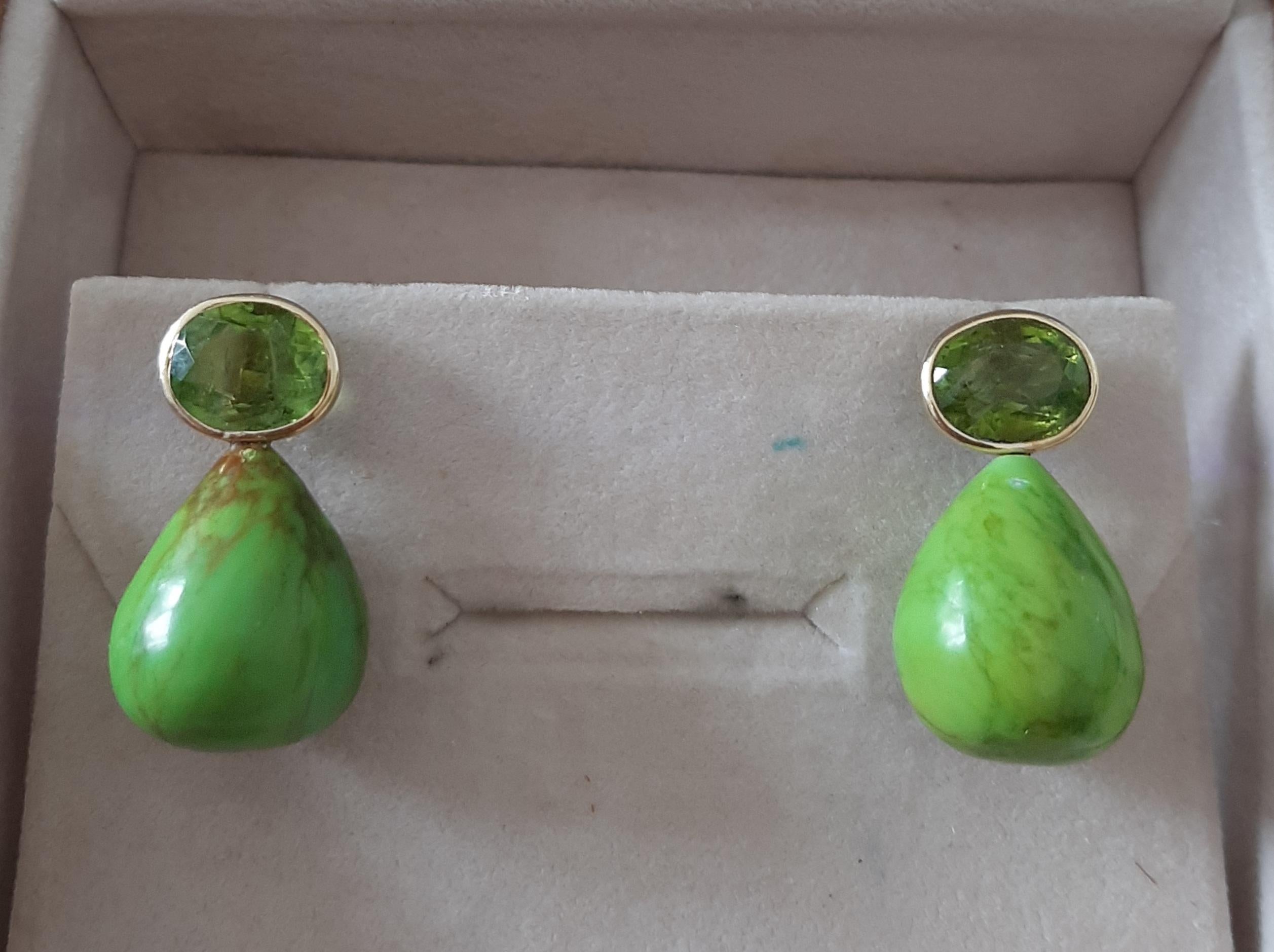 Ovale à facettes  Des gouttes rondes en or jaune massif 14 carats avec péridot et turquoise verte Pour femmes en vente