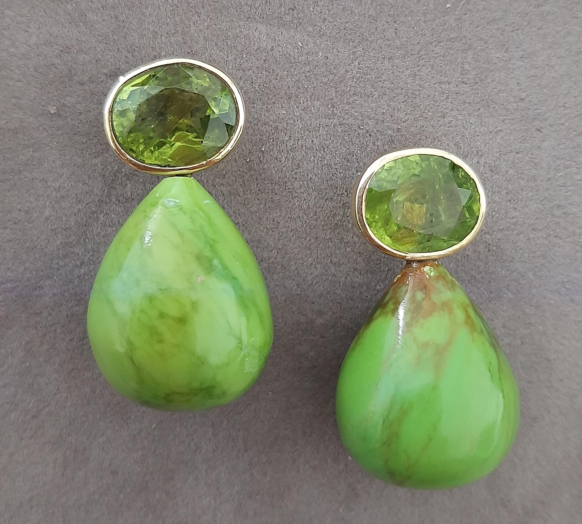Ovale à facettes  Des gouttes rondes en or jaune massif 14 carats avec péridot et turquoise verte en vente 3