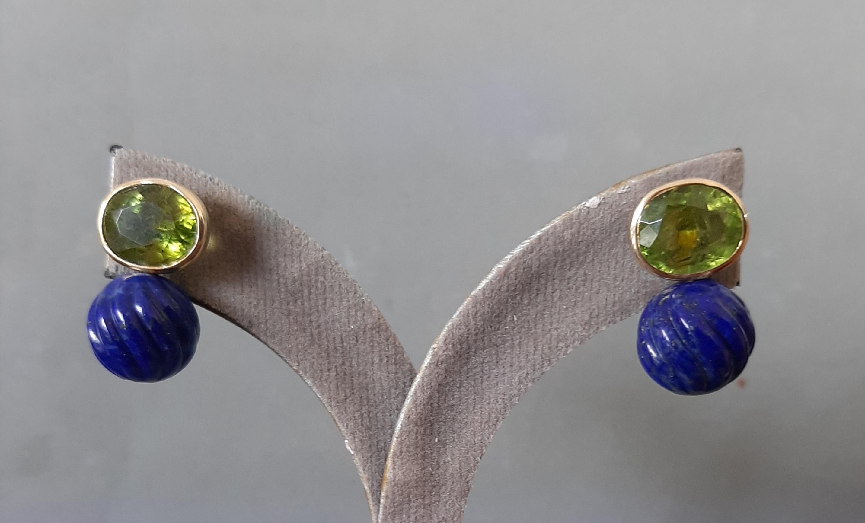 Mixed Cut Faceted Oval  Peridot  LapisLazuli Round Carved Beads 14 Karat Solid Yellow Gold For Sale
