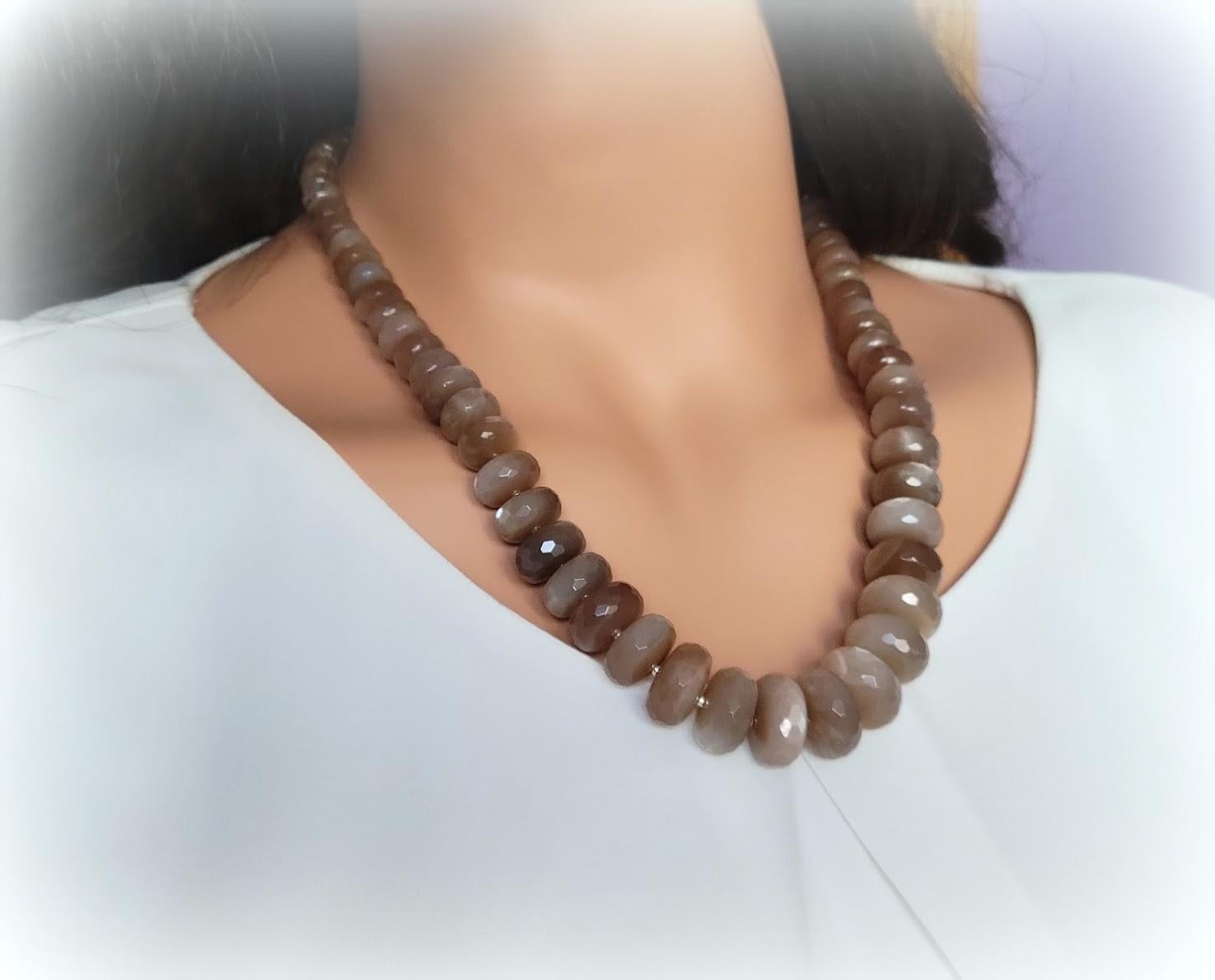 Facettierte Pfirsich-Mondstein-Halskette im Zustand „Neu“ im Angebot in Chesterland, OH