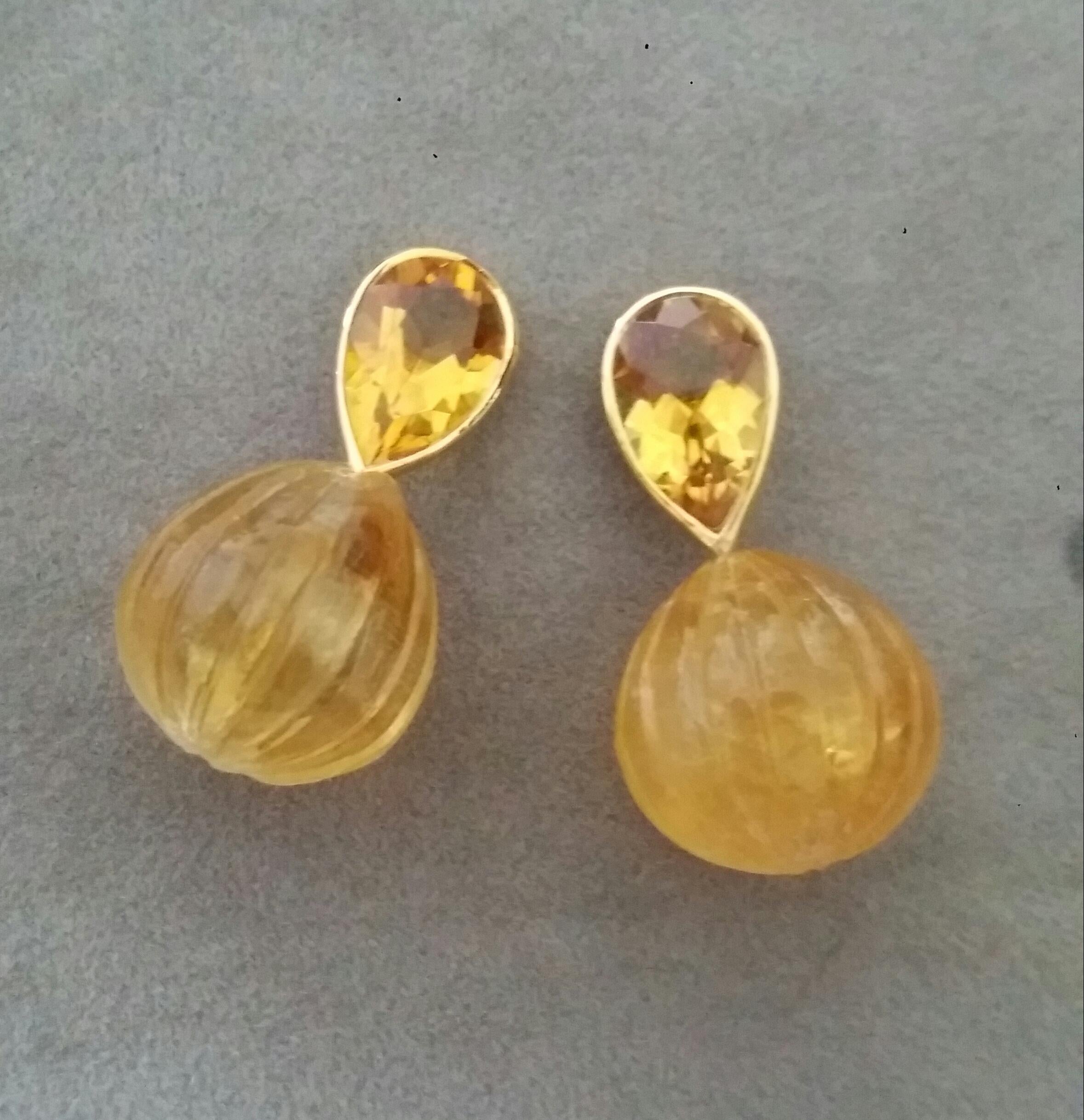 Faceted Pear Shape Citrine Gold Bezel Engraved Citrine Round Drops Stud Earrings In Good Condition For Sale In Bangkok, TH