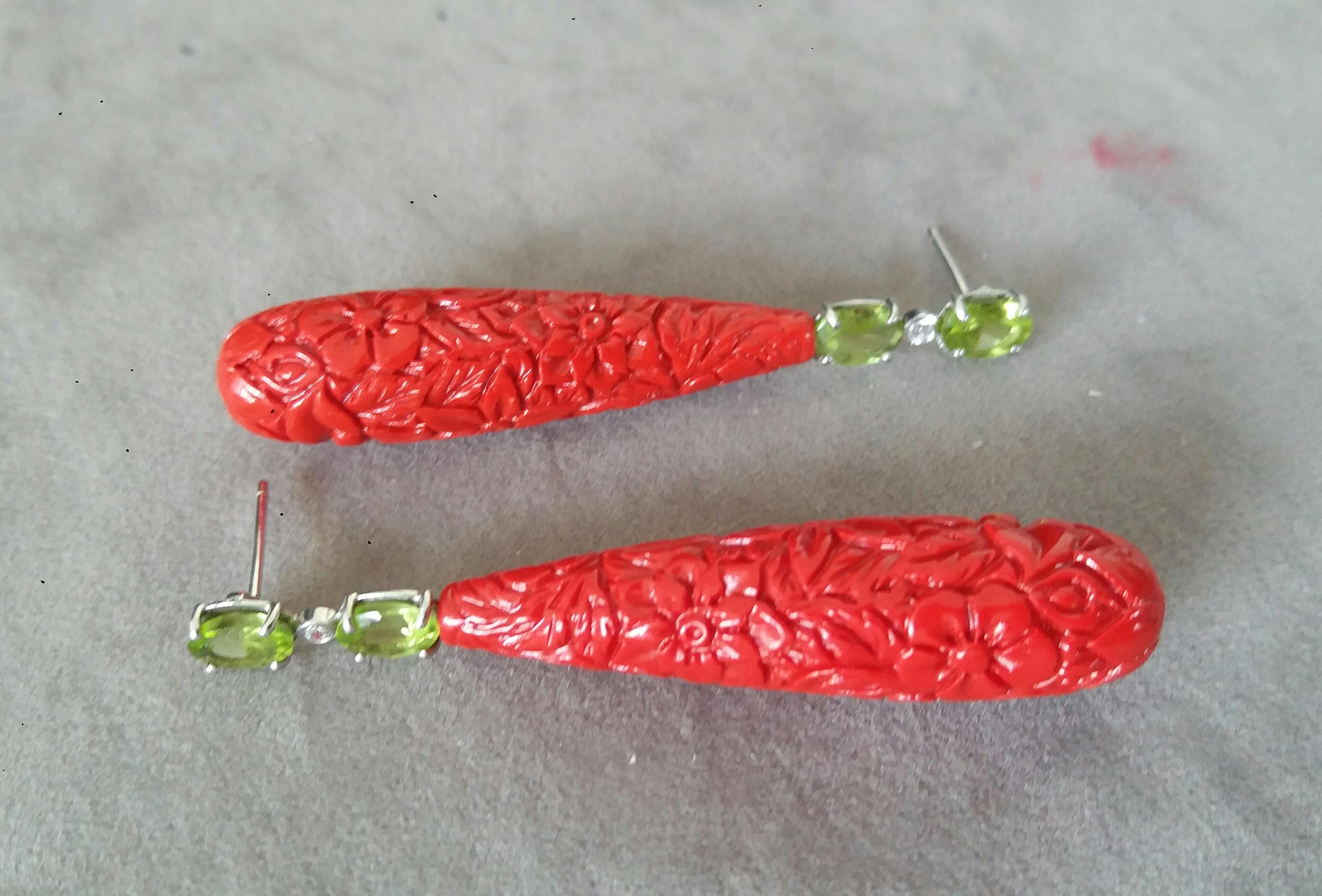 Faceted Peridot White Gold Diamonds Carved Chinese Red Lacquer Drop Earrings In New Condition For Sale In Bangkok, TH