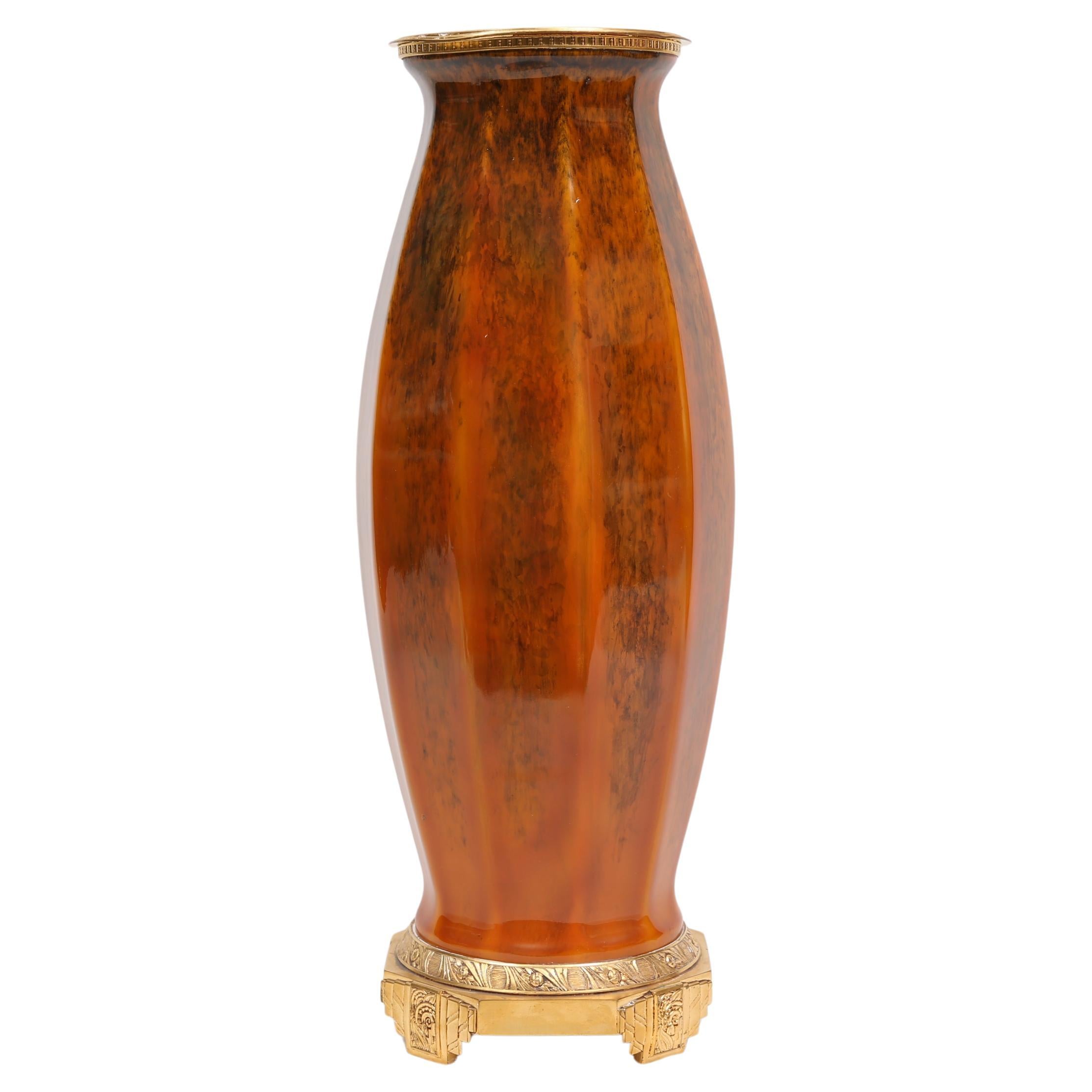 Vaso in porcellana sfaccettata di Sèvres