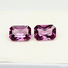 Pareja de granates morados facetados, 3,67 cts