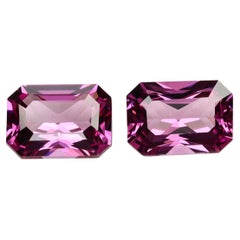 Pareja de granates morados facetados, 3,67 cts