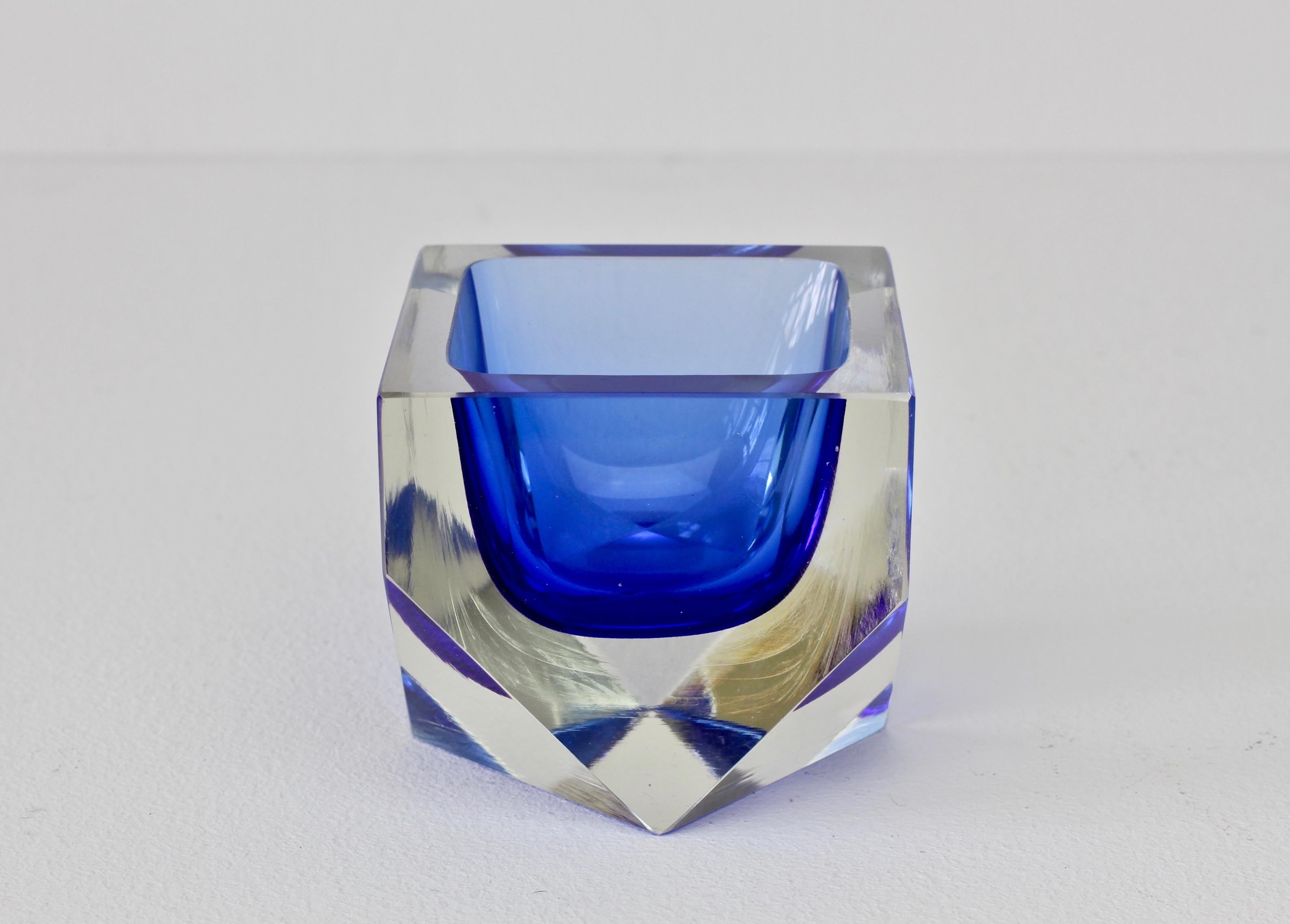 Faceted Blue and Clear Murano Sommerso Cut Glass Bowl Attributed to Mandruzzato  3