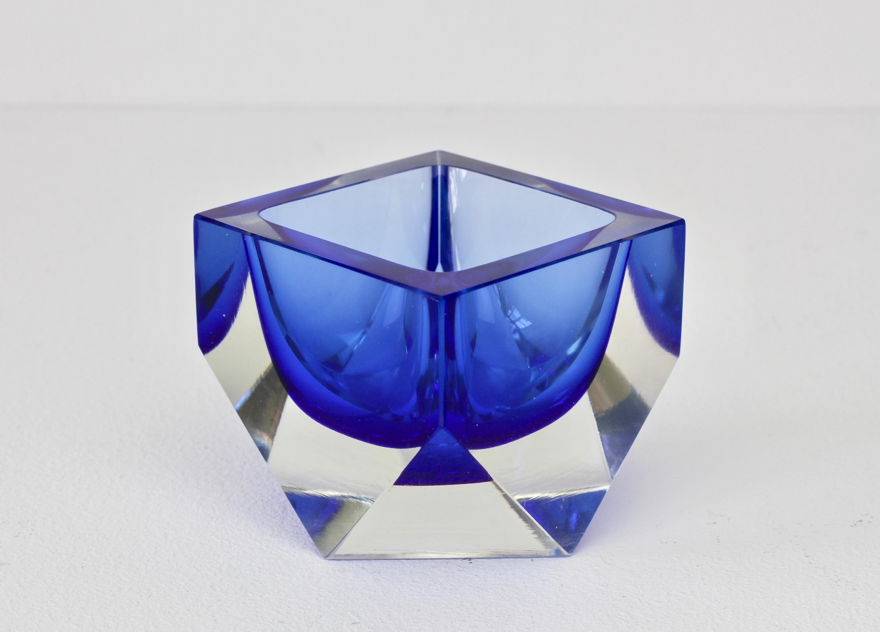 Faceted Blue and Clear Murano Sommerso Cut Glass Bowl Attributed to Mandruzzato  4