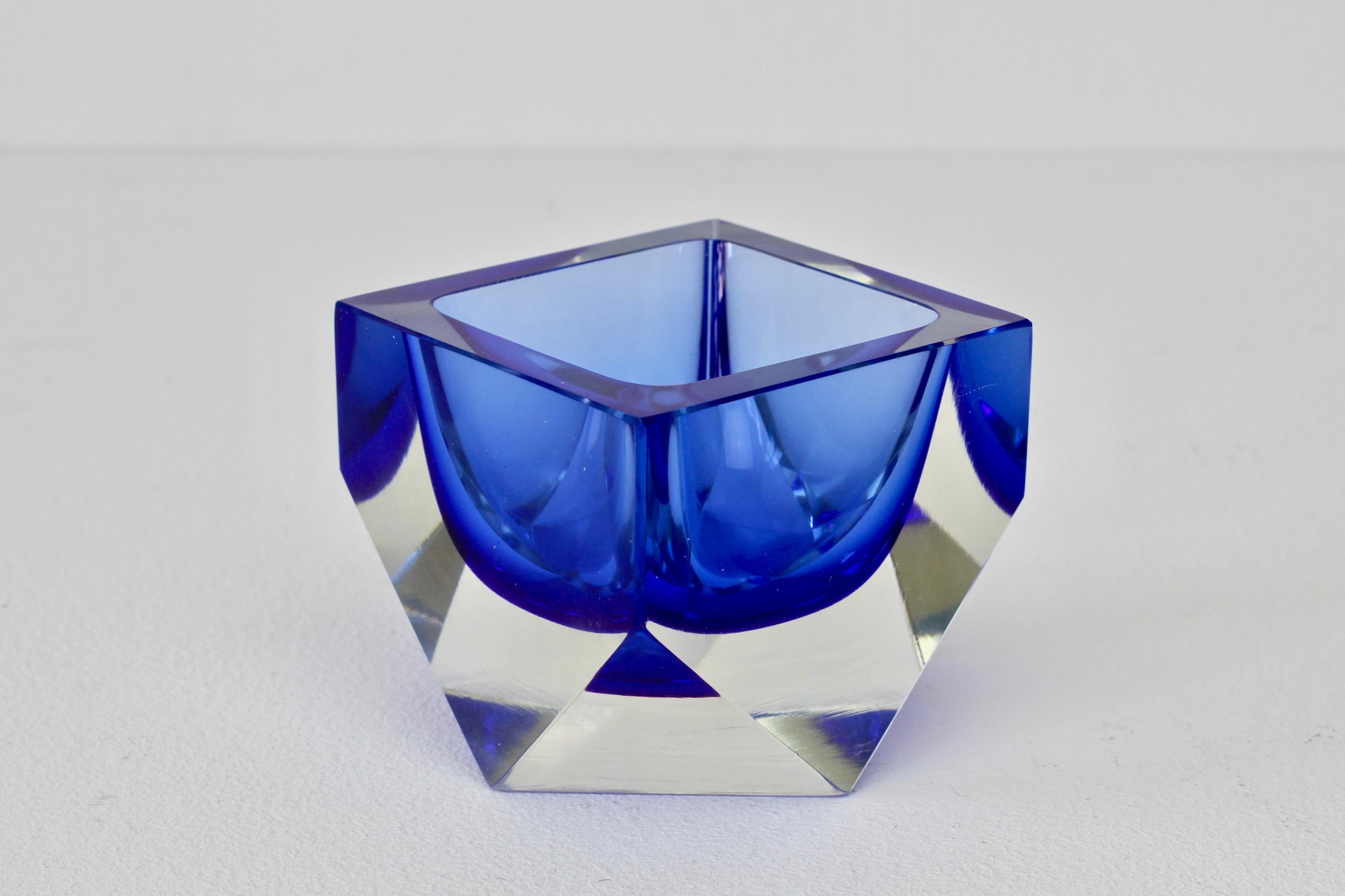 Faceted Blue and Clear Murano Sommerso Cut Glass Bowl Attributed to Mandruzzato  2