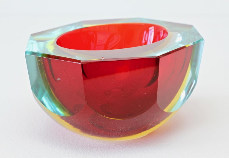 Faceted Red Murano Sommerso Diamond Cut Glass Bowl Attributed to Mandruzzato  For Sale 8