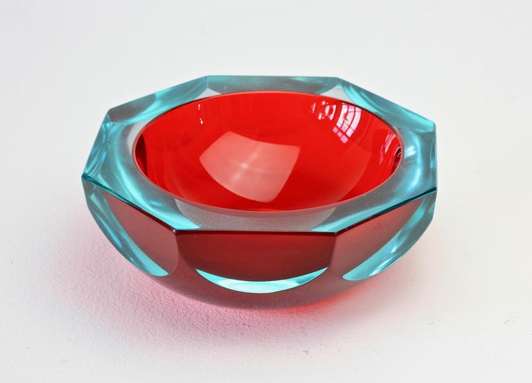 Mid-Century Modern Faceted Red Murano Sommerso Diamond Cut Glass Bowl Attributed to Mandruzzato For Sale
