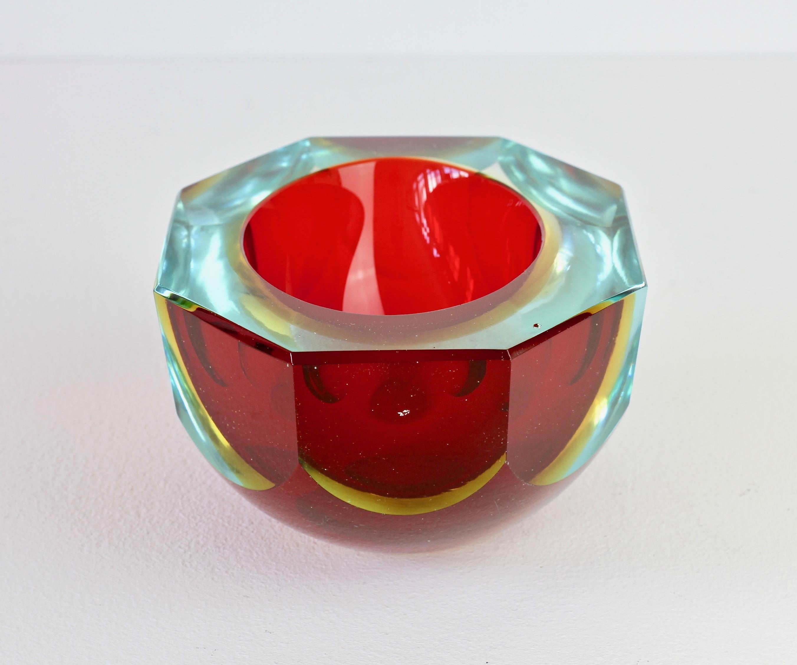 Mid-Century Modern Faceted Red Murano Sommerso Diamond Cut Glass Bowl Attributed to Mandruzzato  For Sale