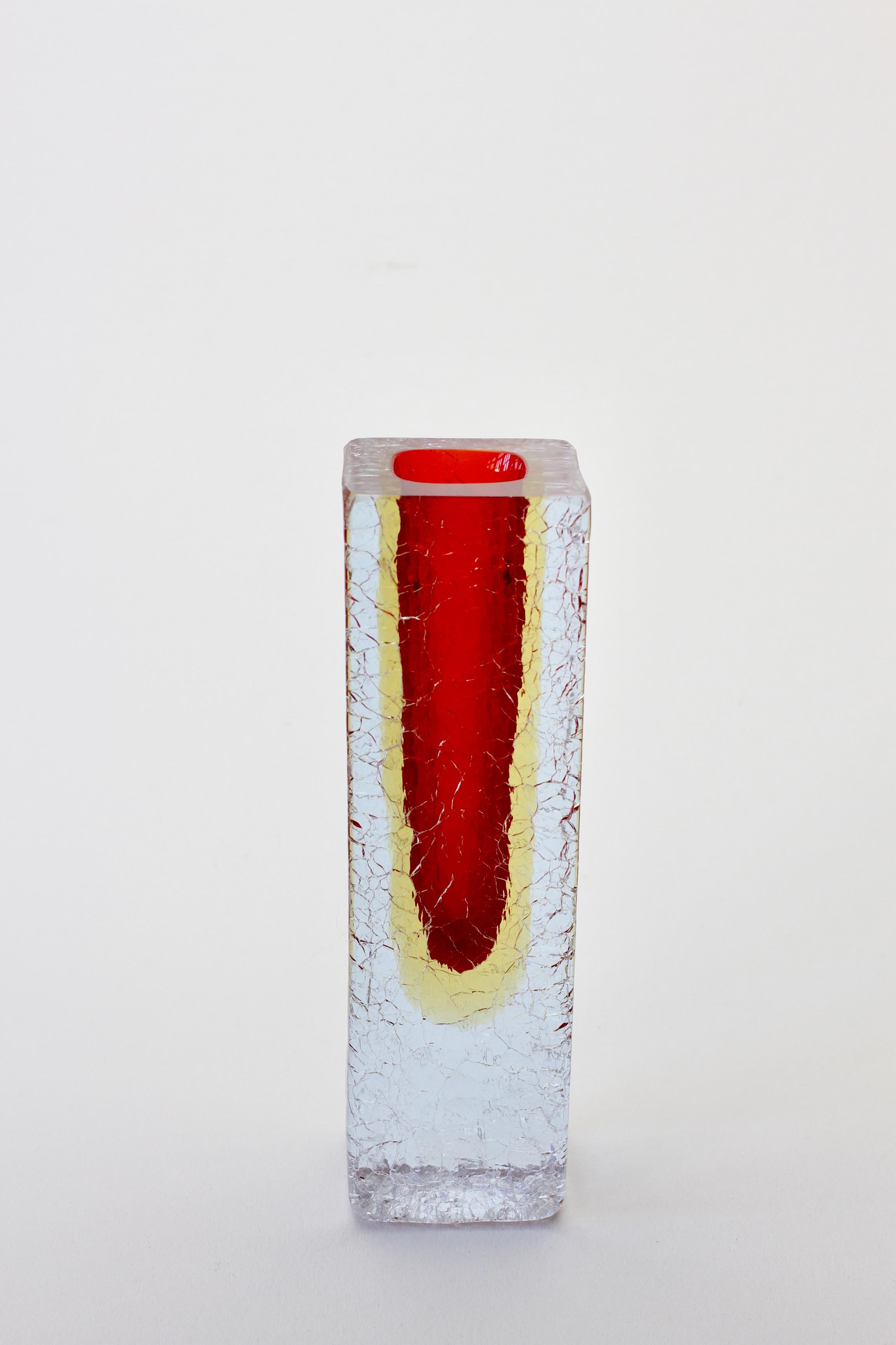 Faceted Red & Yellow Italian Murano 'Sommerso' Crackle Glass Vase, circa 1960s For Sale 5