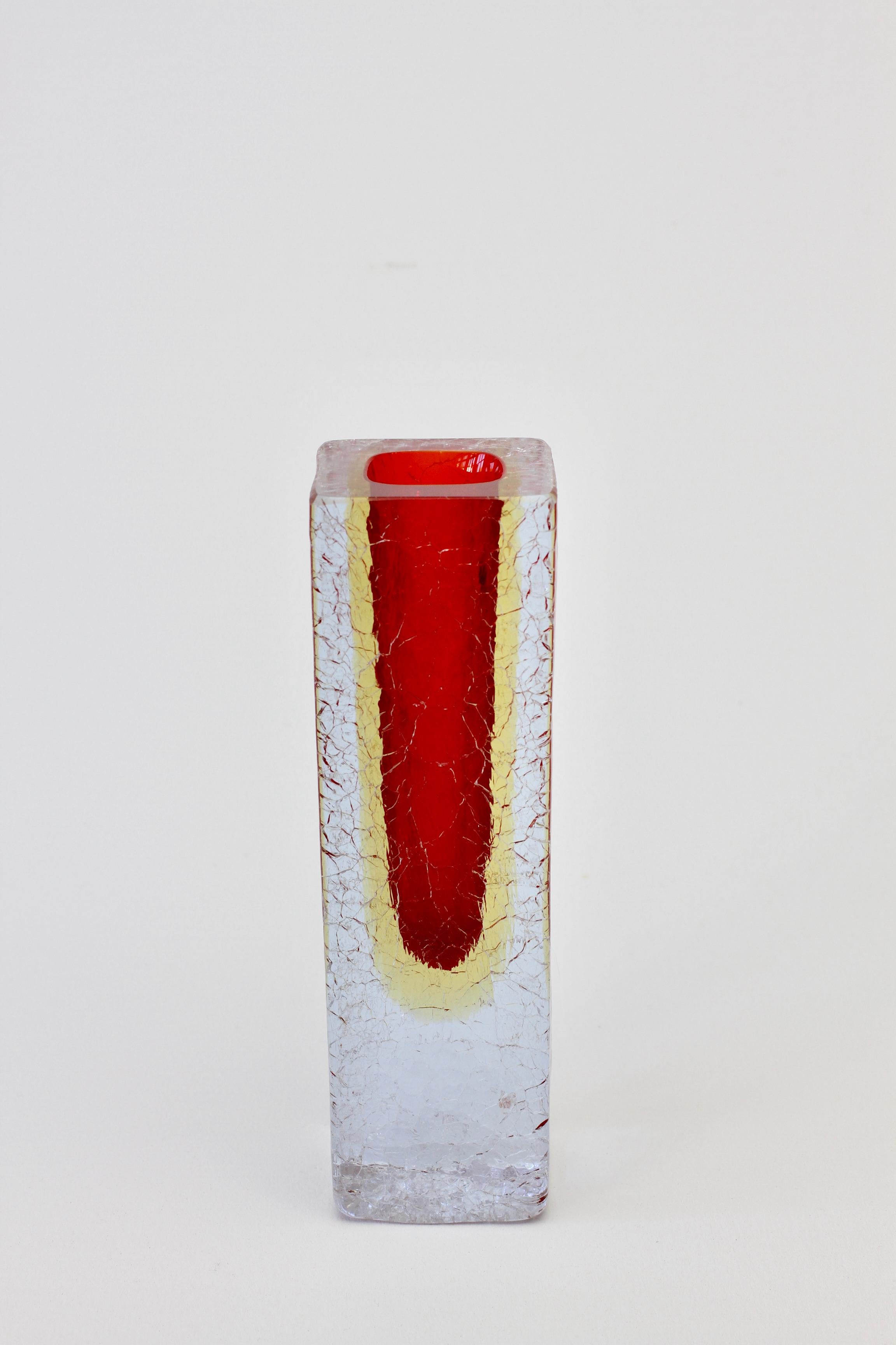 Faceted Red & Yellow Italian Murano 'Sommerso' Crackle Glass Vase, circa 1960s For Sale 6