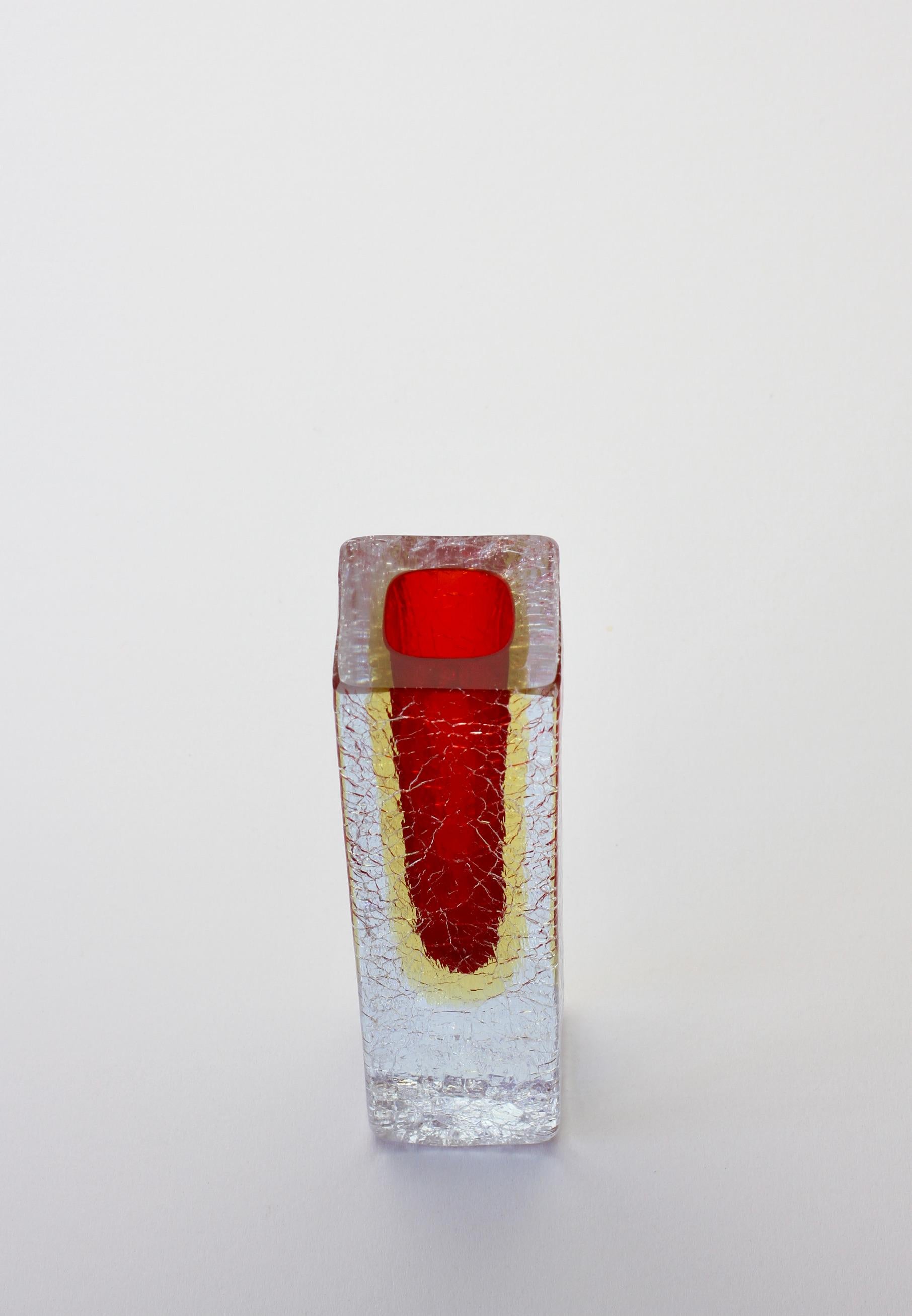 Faceted Red & Yellow Italian Murano 'Sommerso' Crackle Glass Vase, circa 1960s For Sale 8