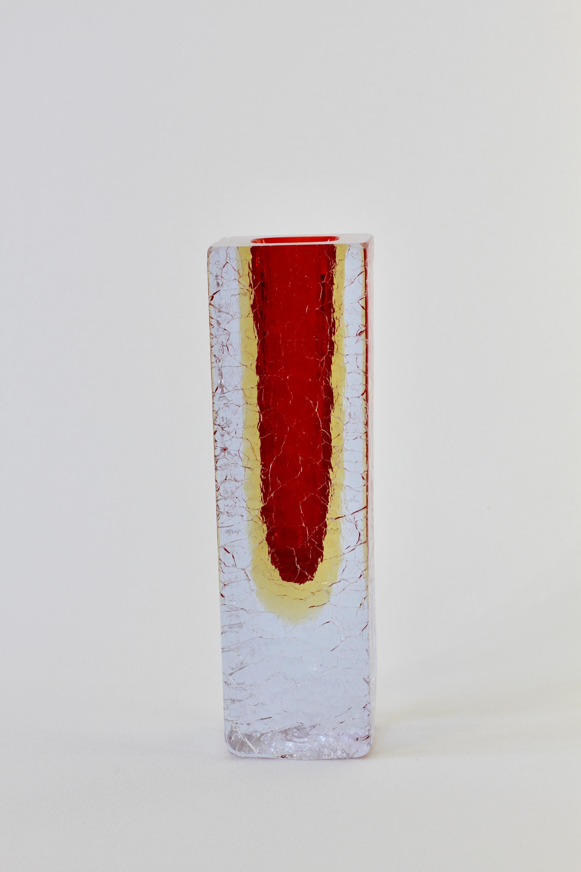Faceted Red & Yellow Italian Murano 'Sommerso' Crackle Glass Vase, circa 1960s For Sale 1