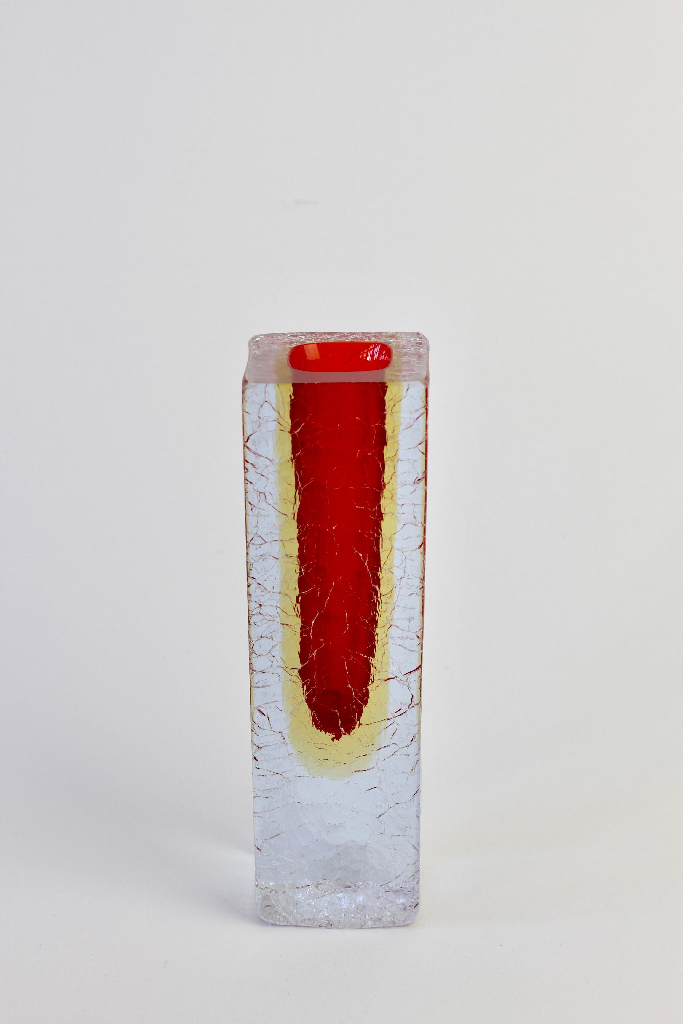 Faceted Red & Yellow Italian Murano 'Sommerso' Crackle Glass Vase, circa 1960s For Sale 3