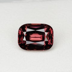 Faceted red zircon, cushion cut, 5.82 cts