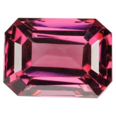 Faceted rhodolite garnet, 1.735 cts