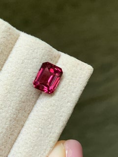 Faceted rhodolite garnet, 2 cts