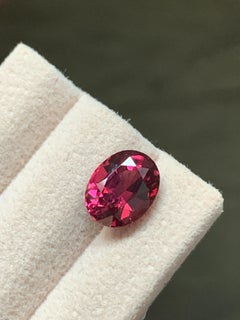 Faceted rhodolite garnet, 3.55 cts