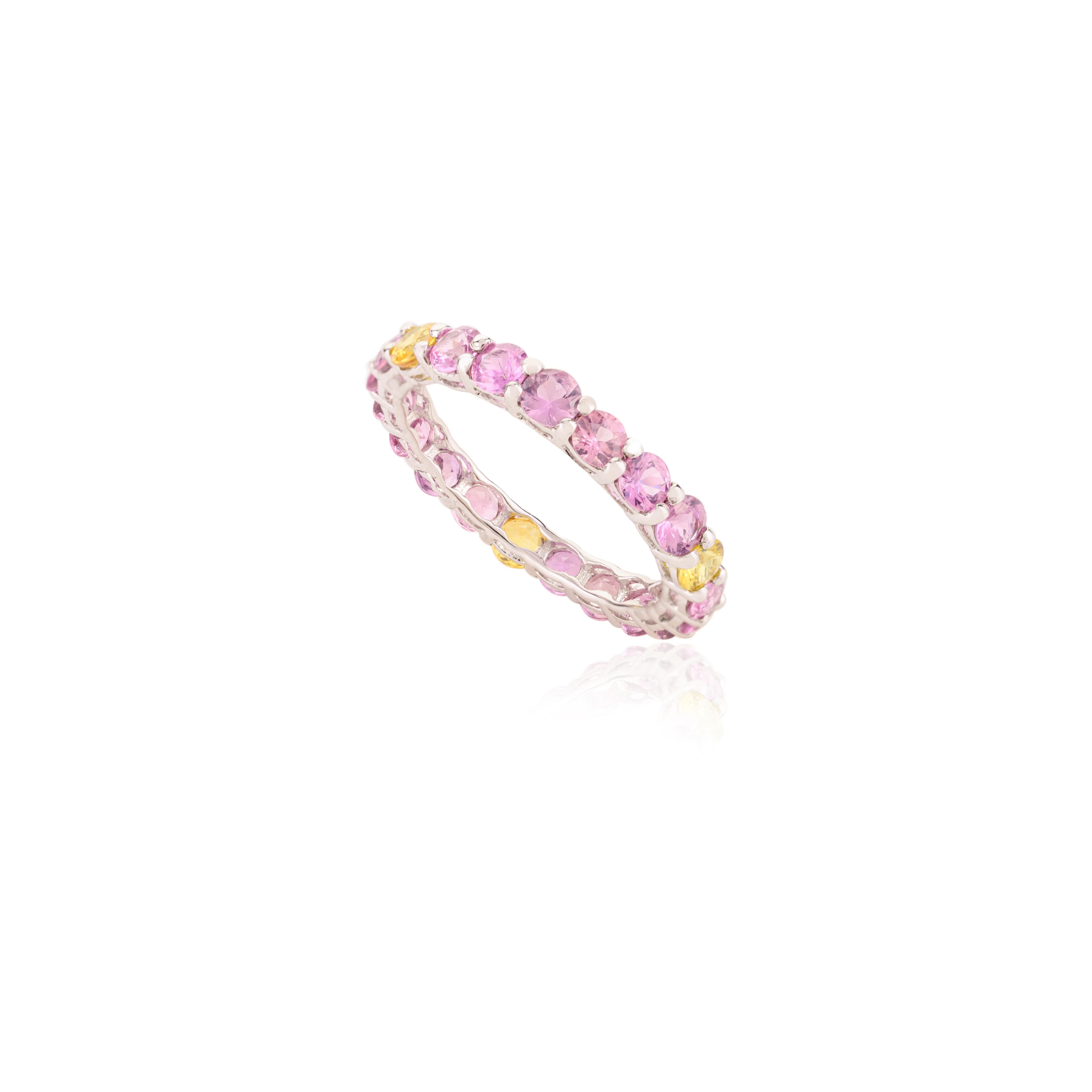 En vente :  Bague empilable en or blanc massif 14k, saphirs multiples ronds et facettés 5