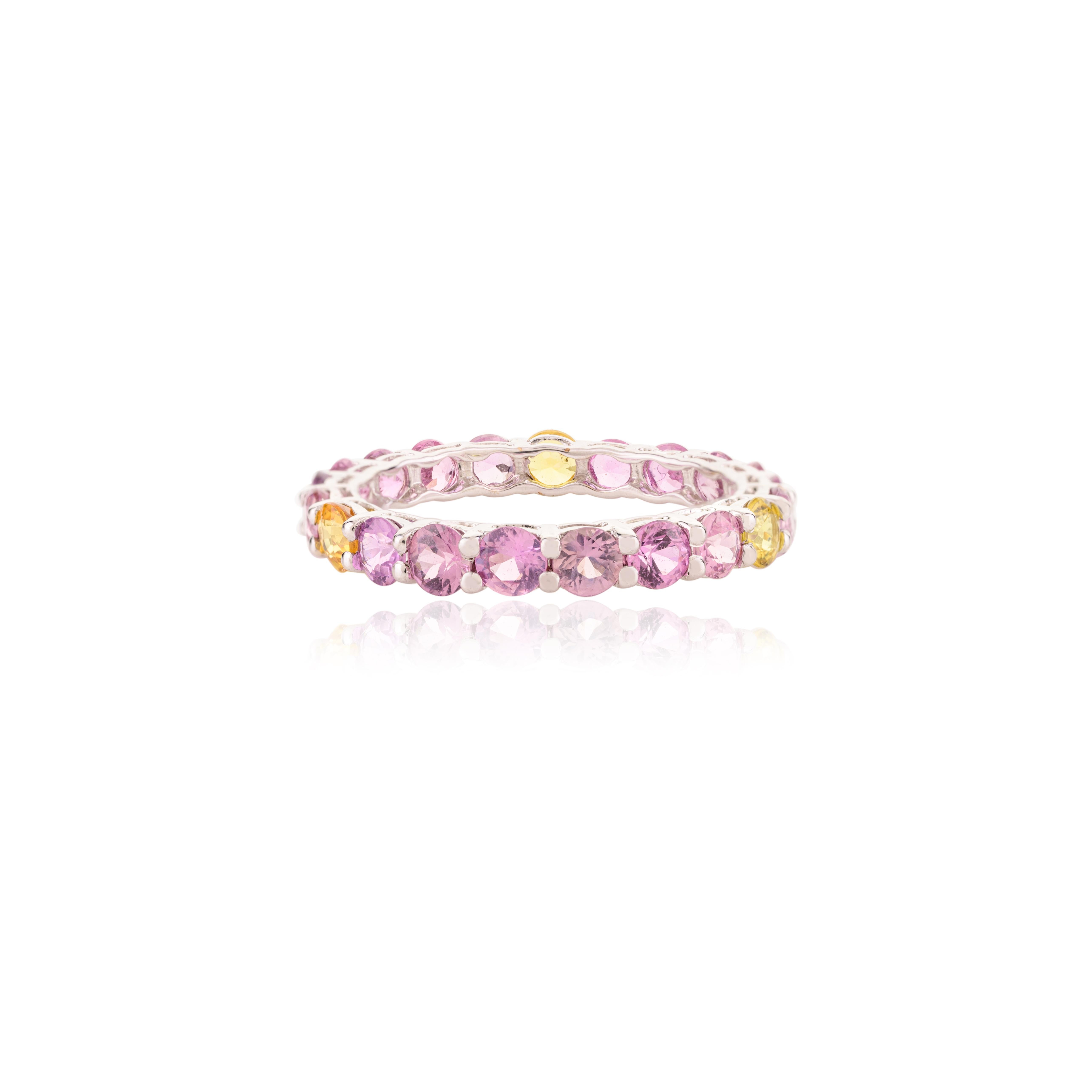 En vente :  Bague empilable en or blanc massif 14k, saphirs multiples ronds et facettés 6