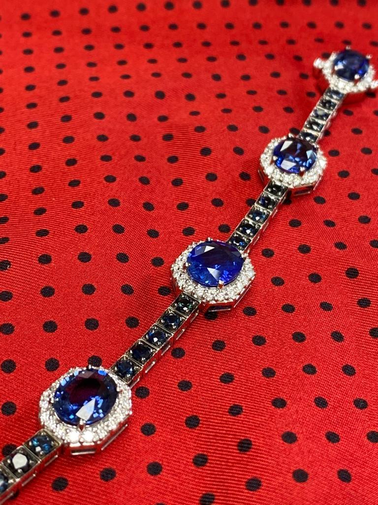 Women's Goshwara Sapphire and Diamond Bracelet For Sale