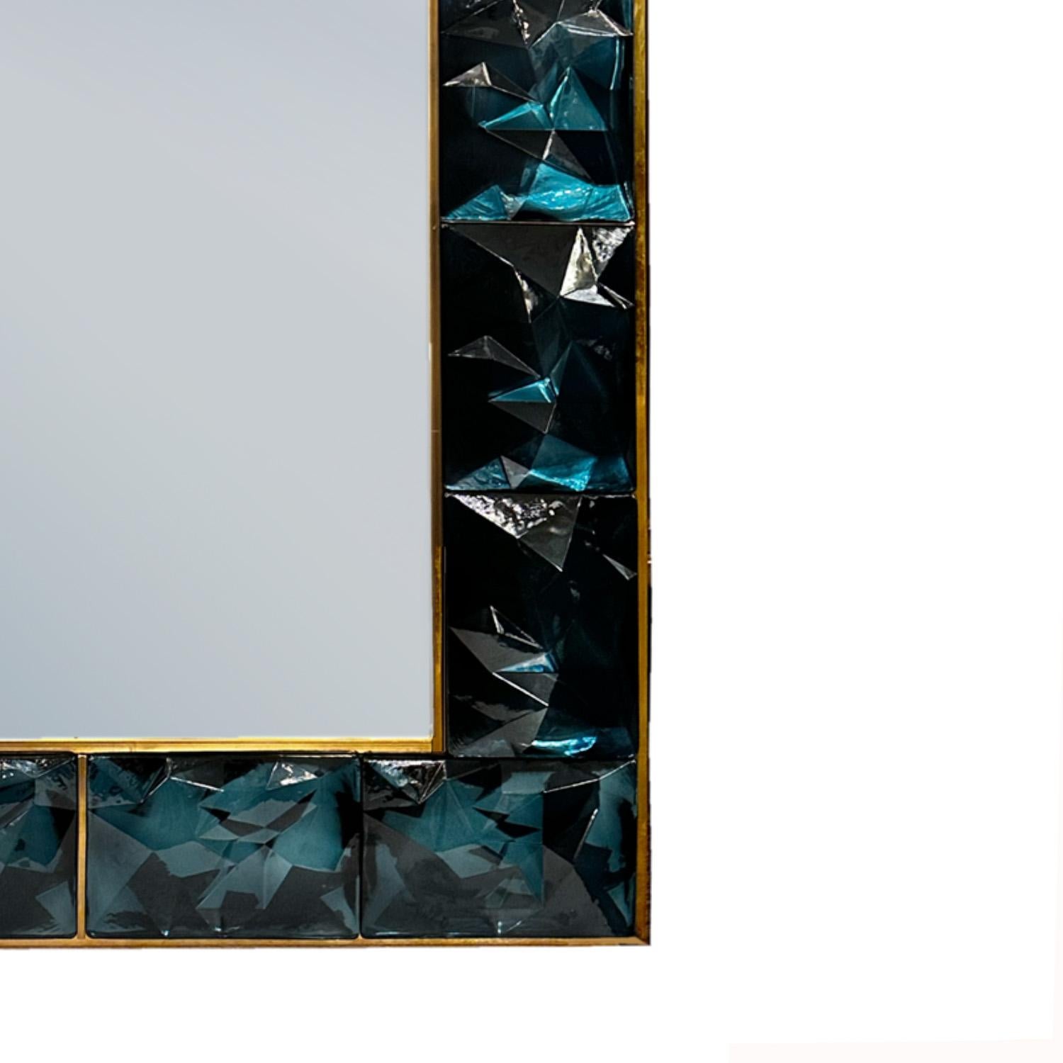 Miroir en verre de Murano à facettes sarcelles avec garniture en laiton, fabriqué sur commande Neuf - En vente à New York, NY
