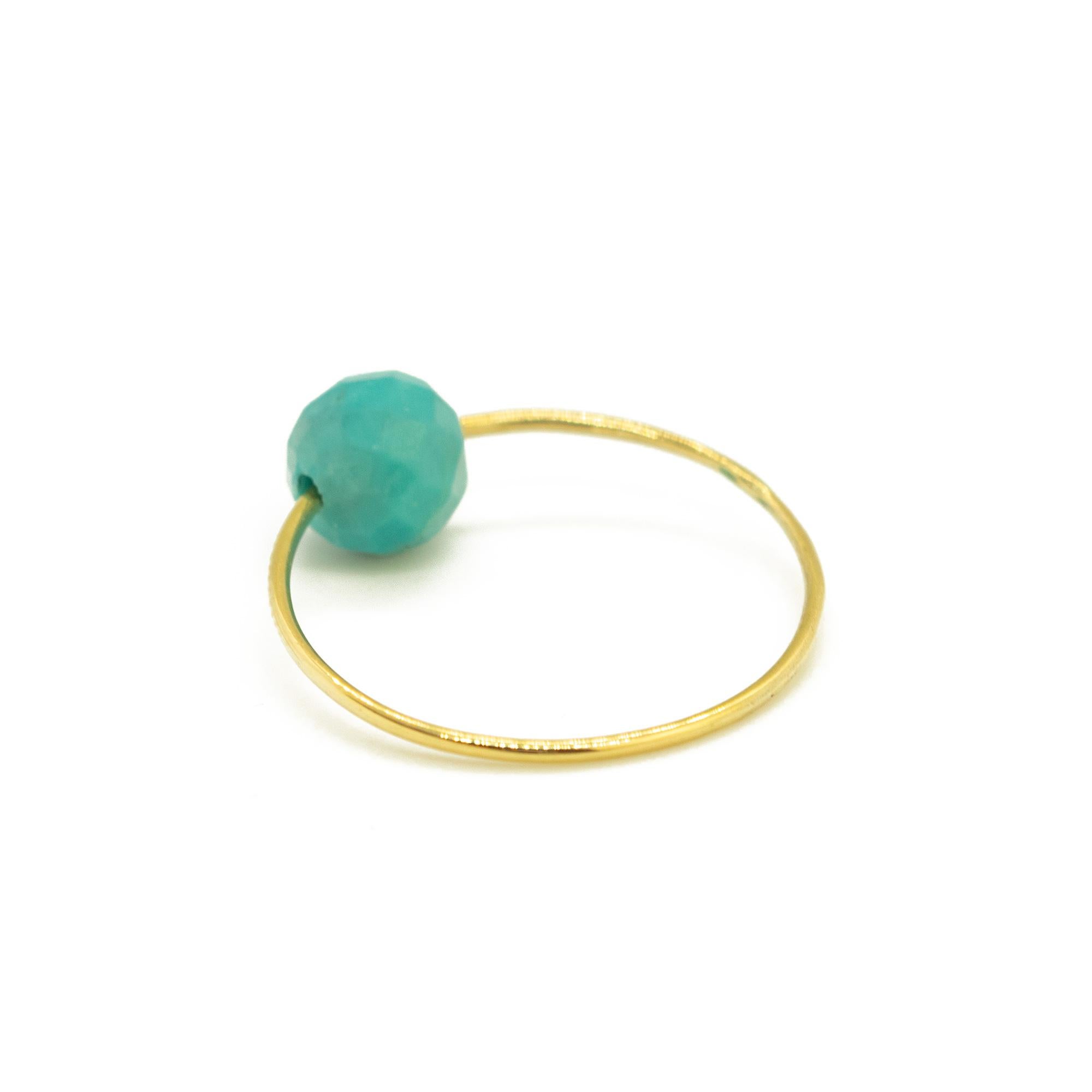 Taille ronde Bague à anneau Planet Boho Chic en or jaune 18 carats avec turquoise facettée Intini Jewels en vente