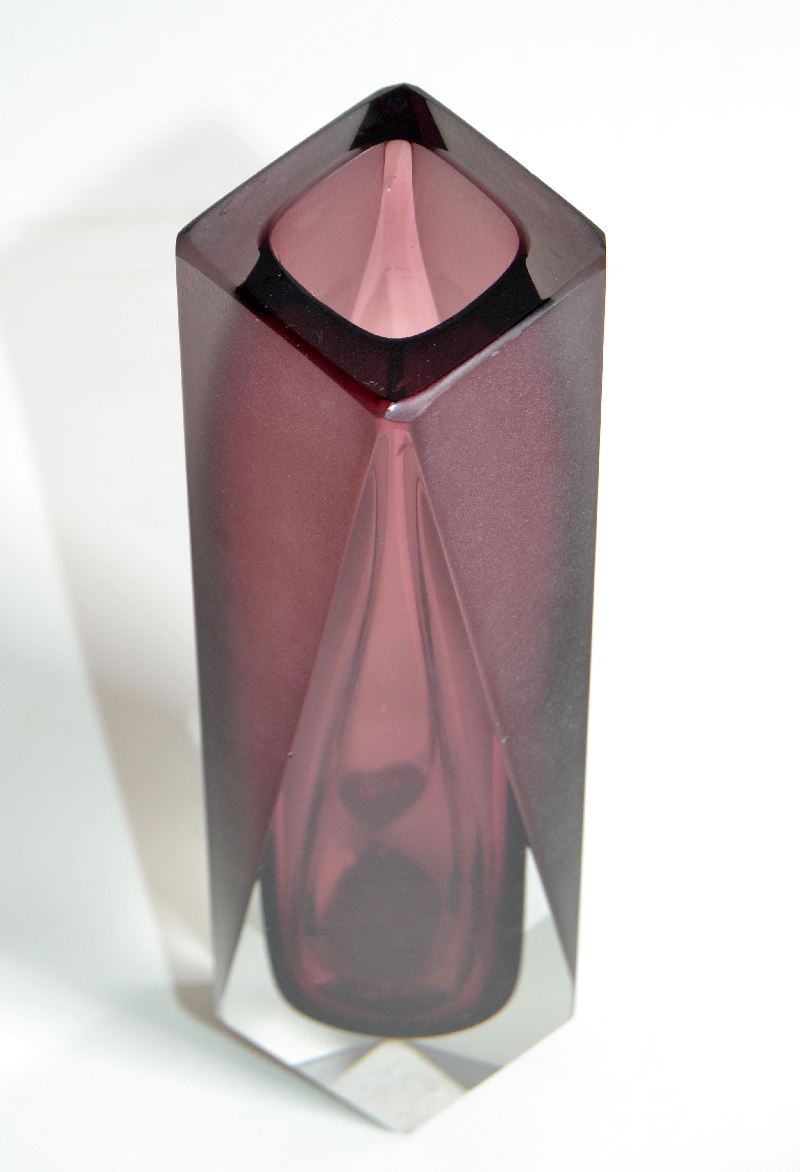 Faceted Vase in Purple Murano Sommerso Art Glass Attributed to Mandruzzato Italy 4