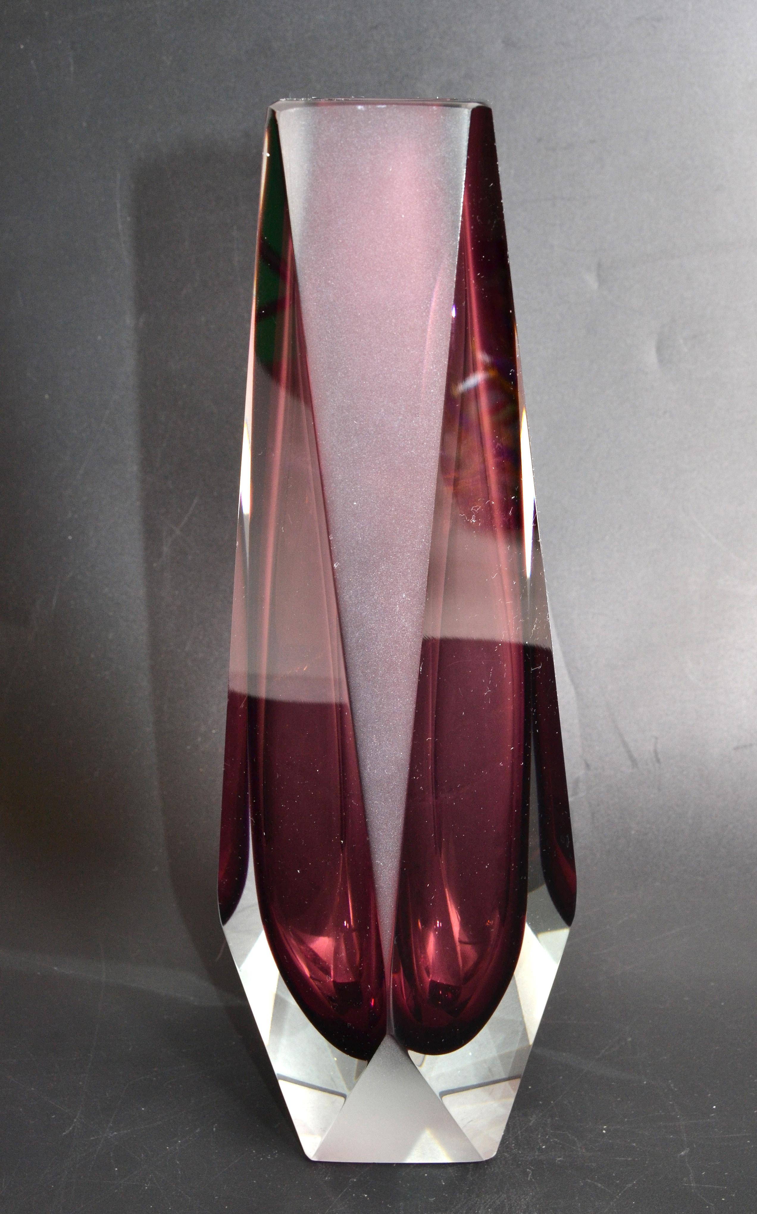 Faceted Vase in Purple Murano Sommerso Art Glass Attributed to Mandruzzato Italy 5
