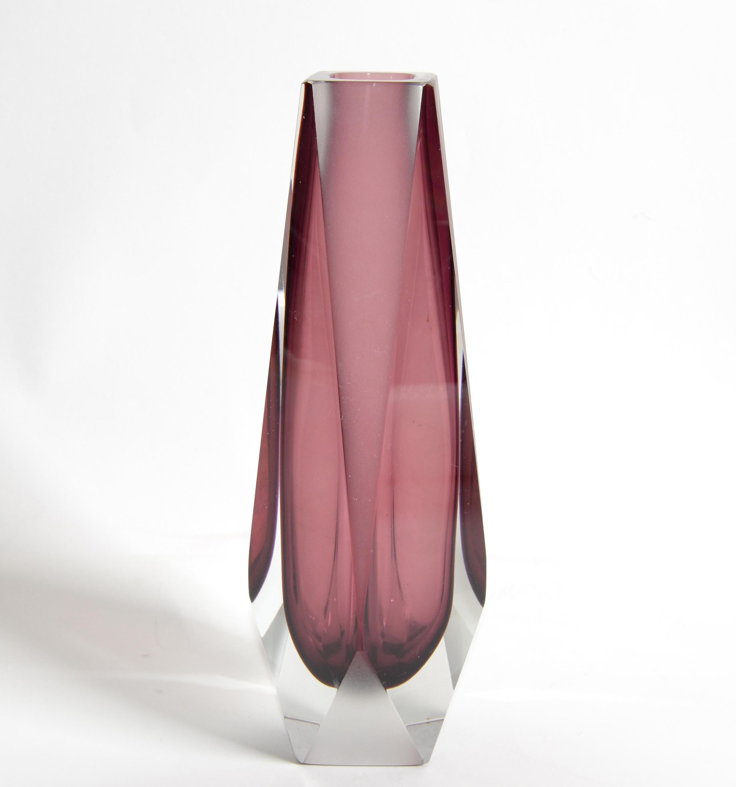 Stunning faceted Mid-Century Modern Murano glass Sommerso art glass vase made in Italy.
The purple, clear and frosted glass color combination looks amazing from any angle.
No markings.