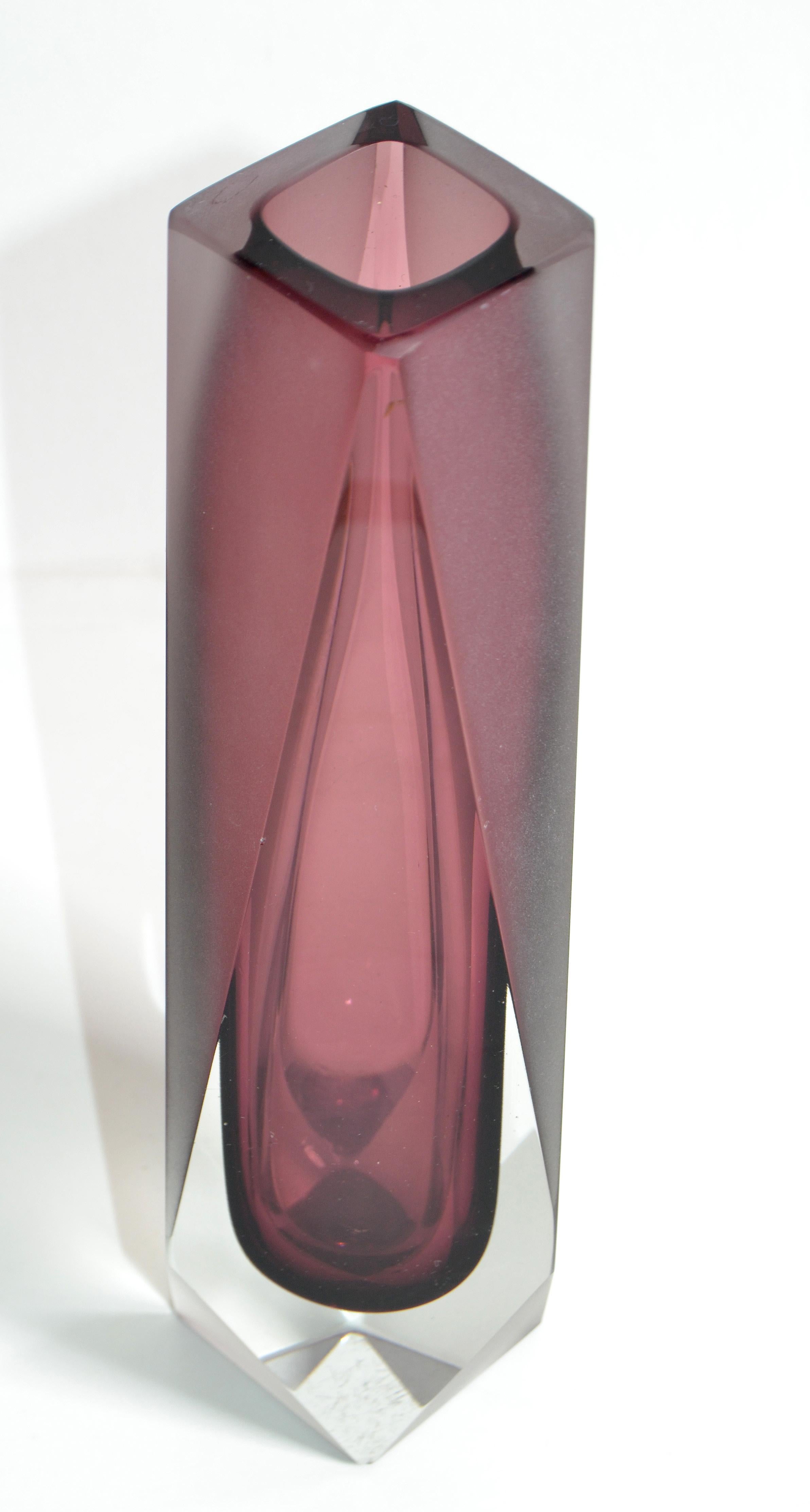 Faceted Vase in Purple Murano Sommerso Art Glass Attributed to Mandruzzato Italy 3